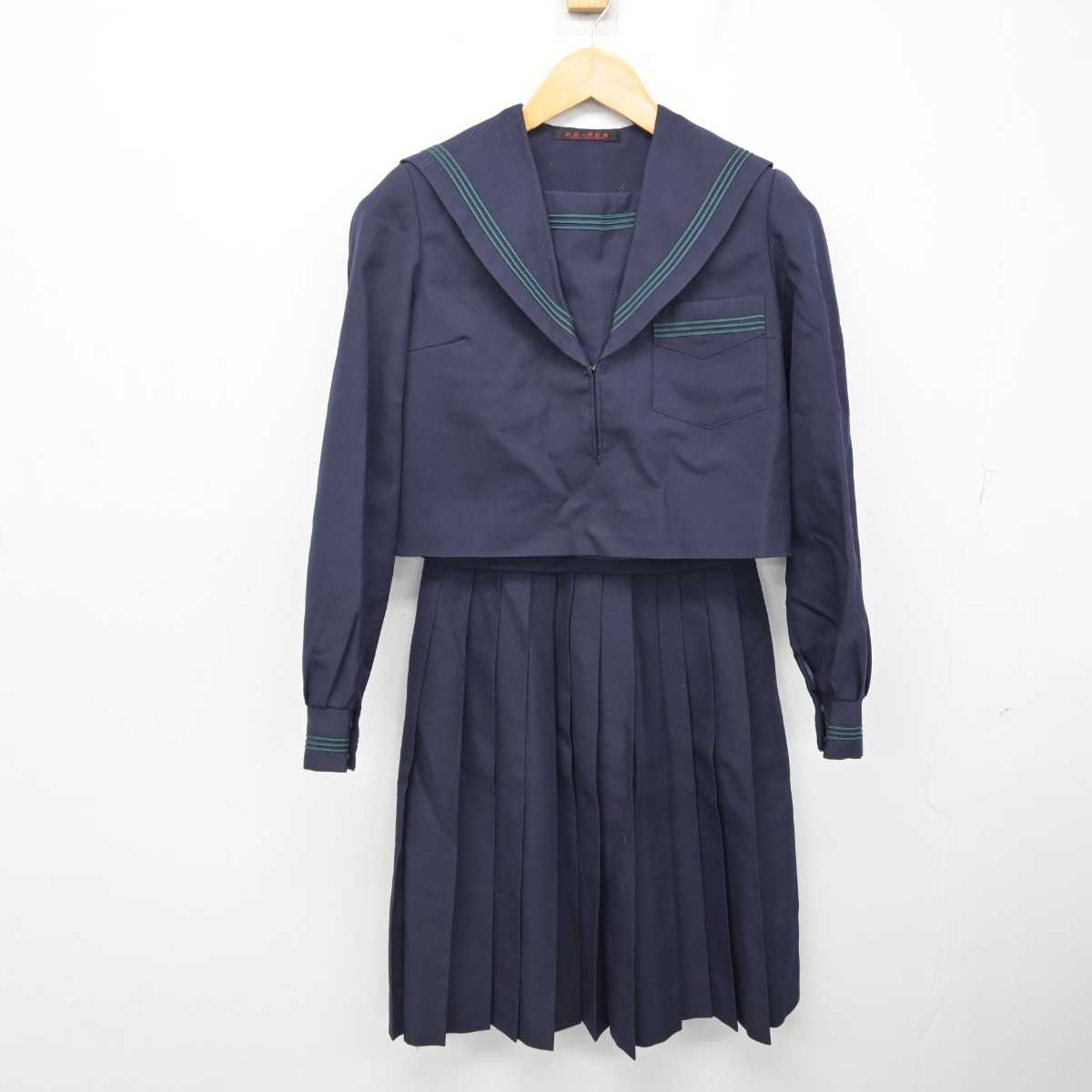 【中古】大阪府 住吉中学校 女子制服 2点 (セーラー服・スカート) sf083246