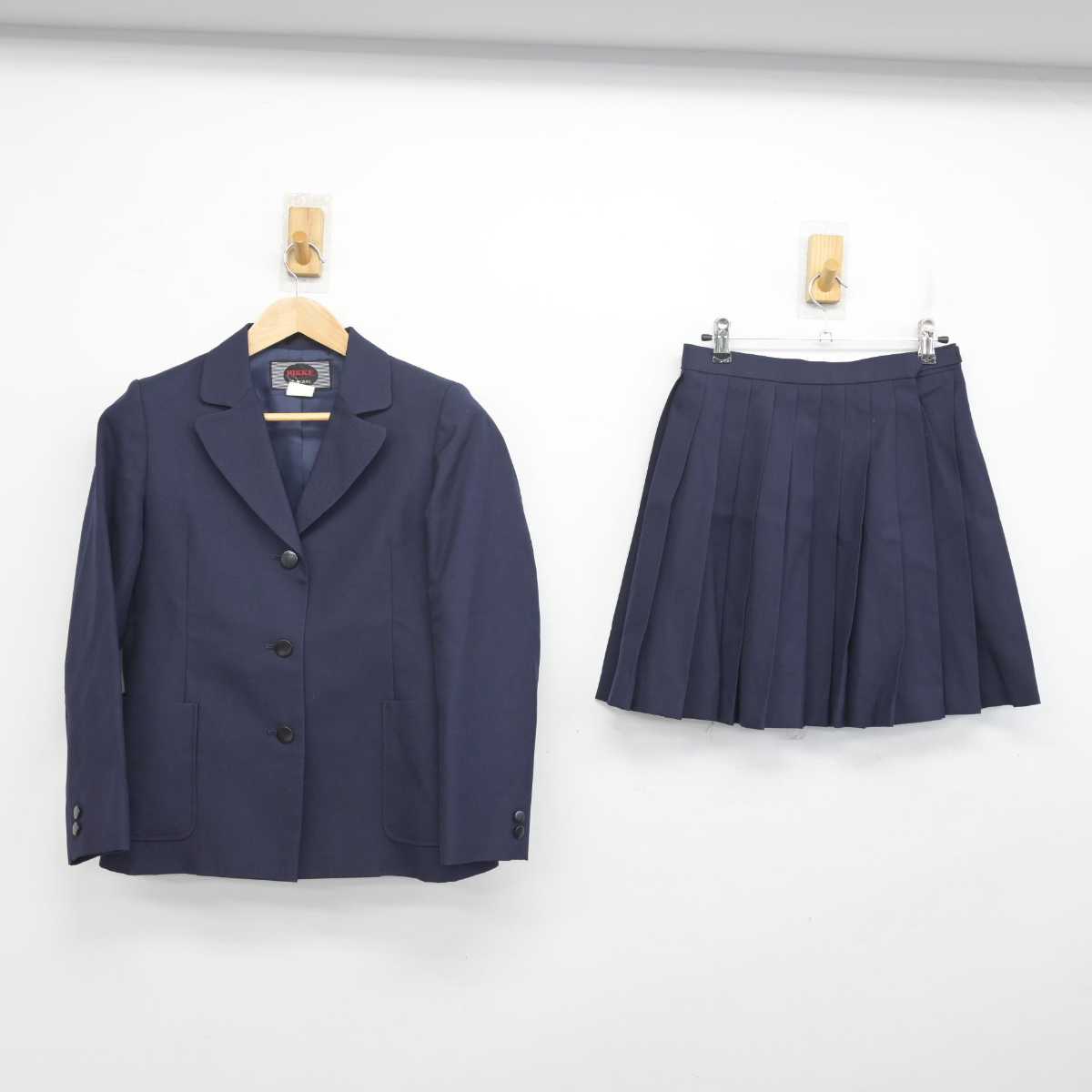 【中古】神奈川県 西湘高等学校 女子制服 2点 (ブレザー・スカート) sf083389