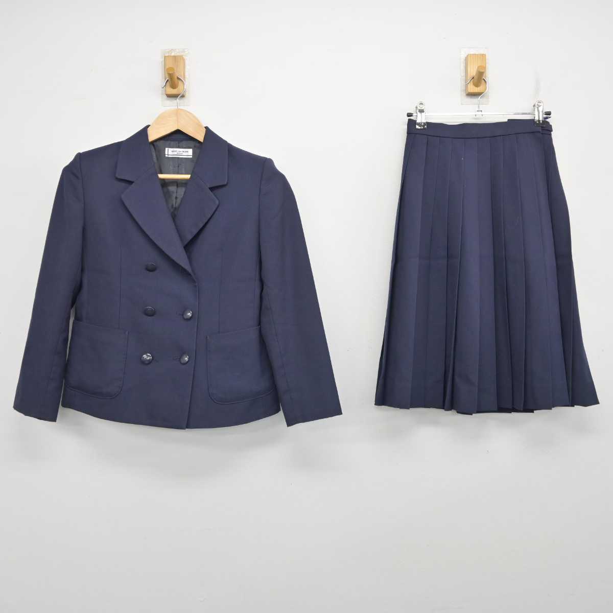 【中古】広島県 呉市立昭和中学校 女子制服 2点 (ブレザー・スカート) sf083450