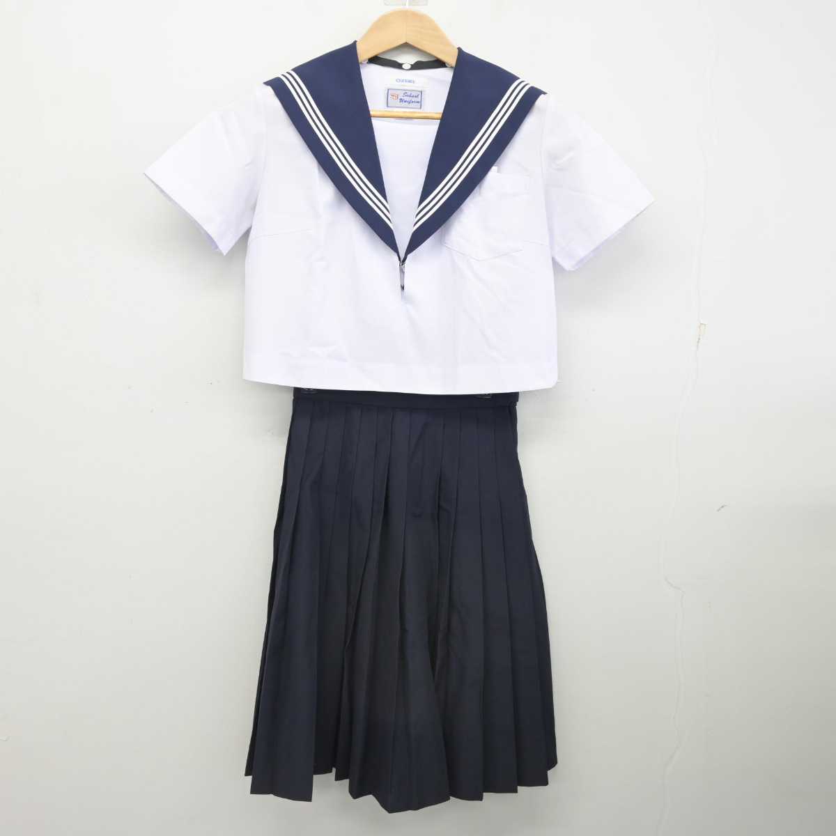 【中古】愛知県 古知野中学校 女子制服 2点 (セーラー服・スカート) sf083638