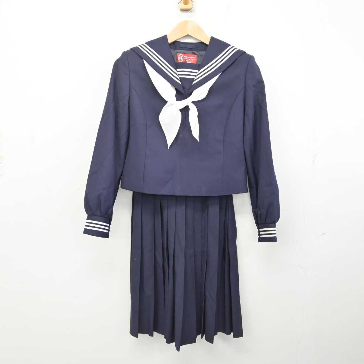 【中古】広島県 比治山女子高等学校 女子制服 3点 (セーラー服・スカート) sf083887