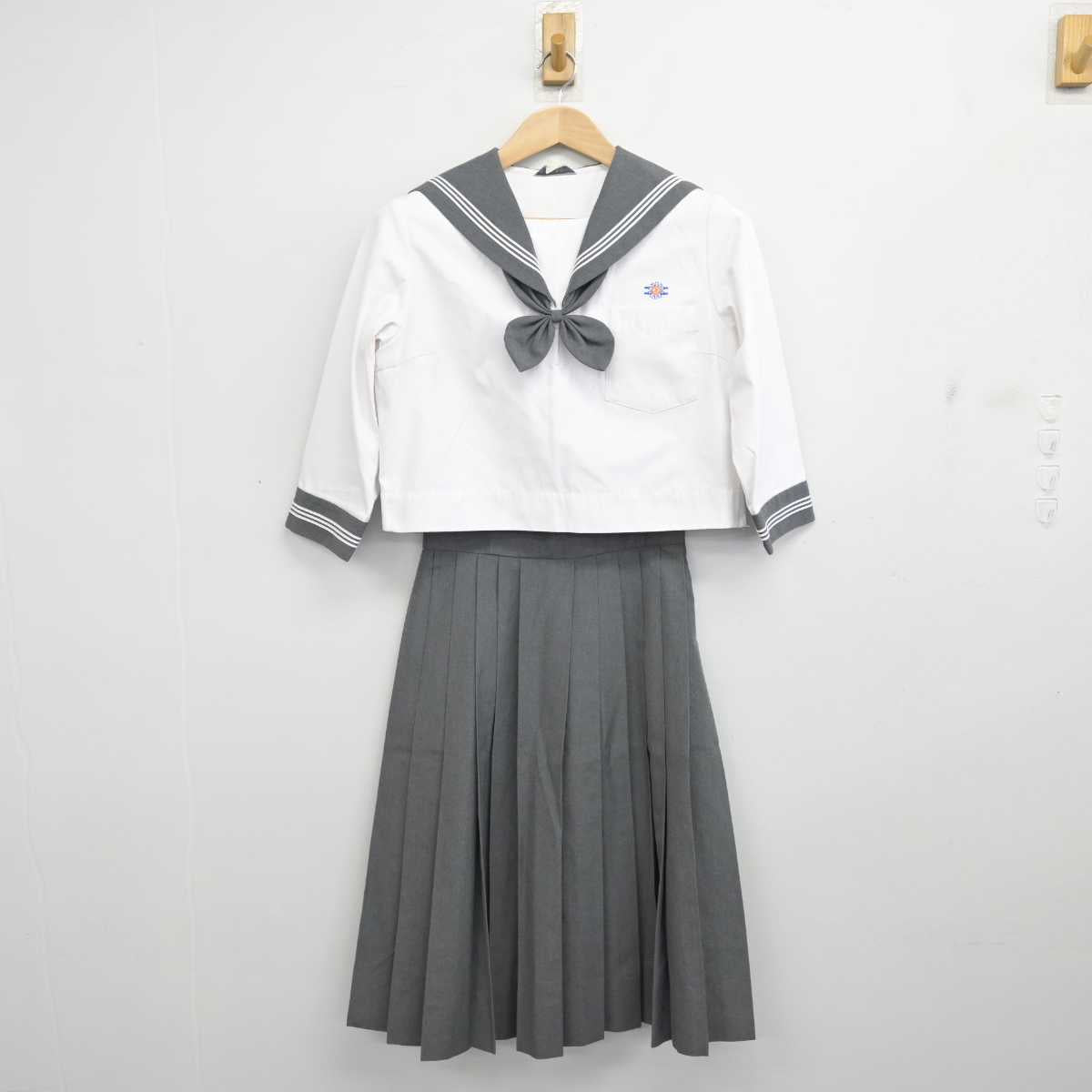 【中古】熊本県 八代高等学校 女子制服 3点 (セーラー服・スカート) sf083921