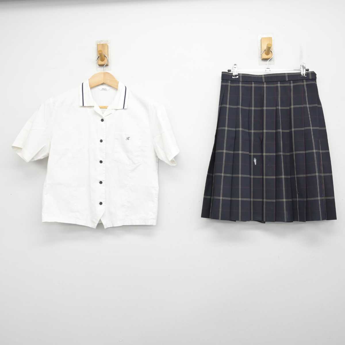 【中古】東京都 駒沢大学高等学校 女子制服 2点 (シャツ・スカート) sf084473