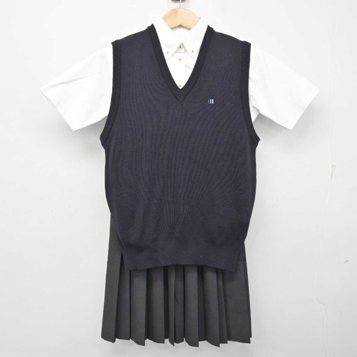 【中古】群馬県 明和県央高等学校 女子制服 3点 (ニットベスト・シャツ・スカート) sf084478