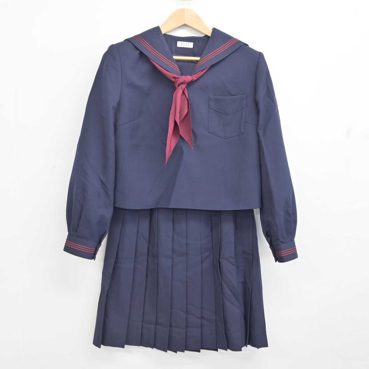 【中古】青森県  弘前大学教育学部 附属中学校 女子制服 3点 (セーラー服・スカート) sf084613