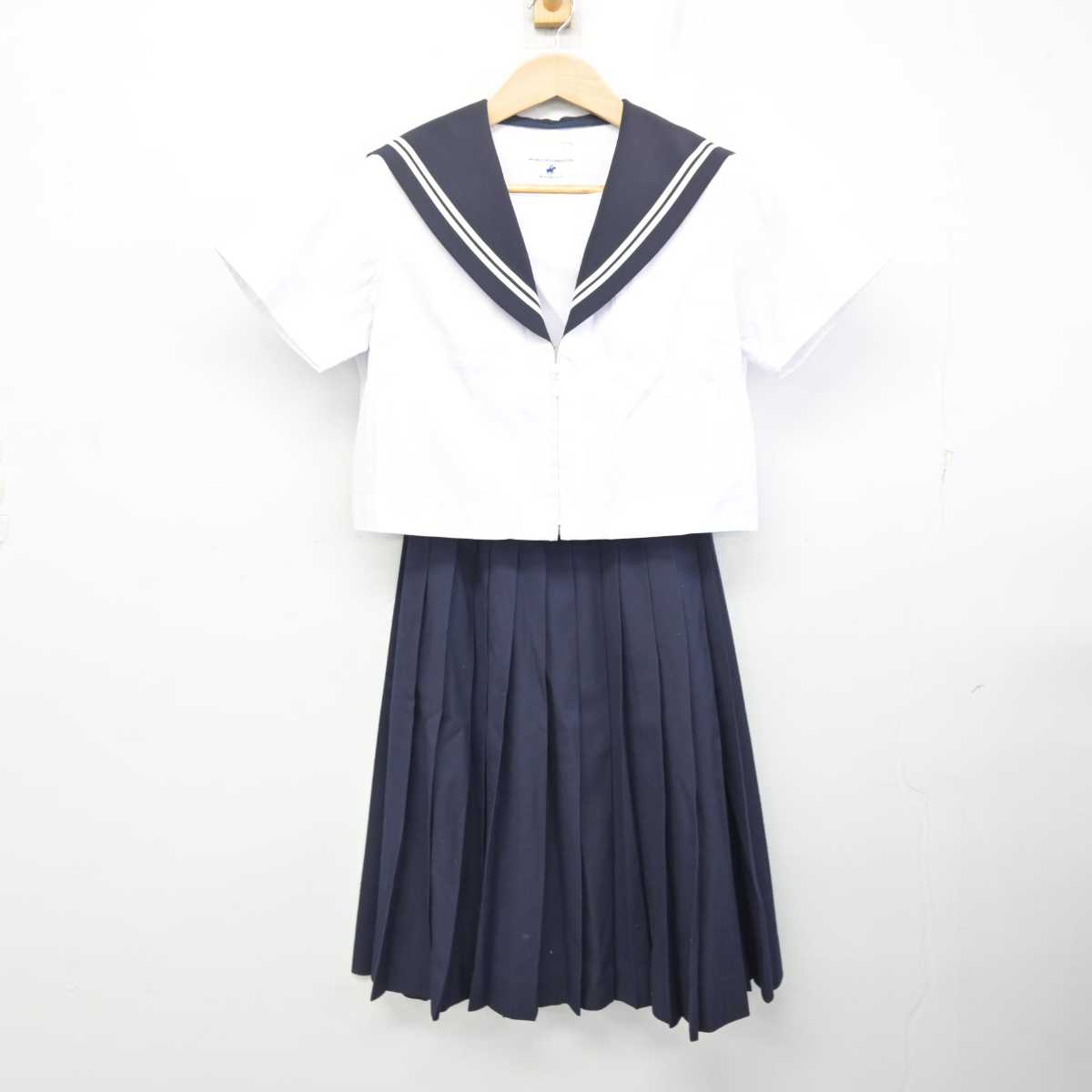 【中古】 学校名不明 女子制服 2点 (セーラー服・スカート) sf084696