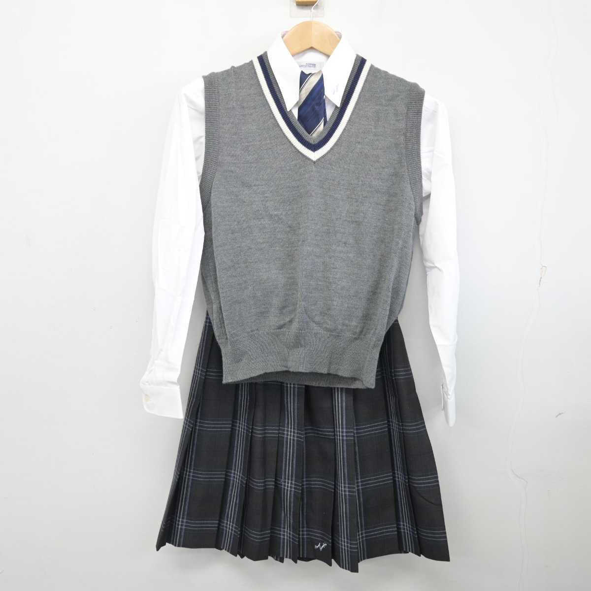 【中古】沖縄県 西原高等学校 女子制服 4点 (ニットベスト・シャツ・スカート) sf084704