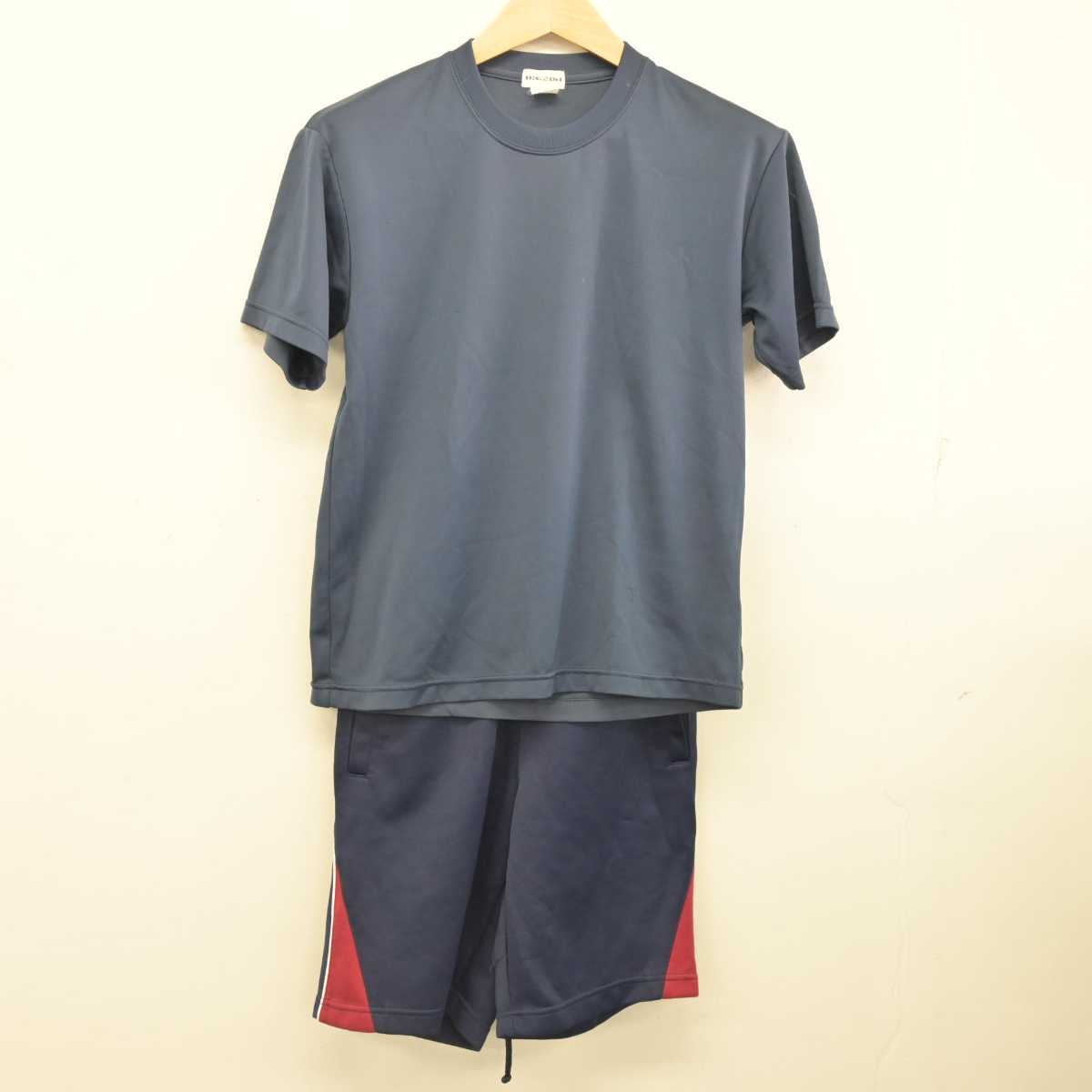 【中古】神奈川県 新井中学校 女子制服 3点 (体操服 上・体操服 上・体操服 下) sf084848