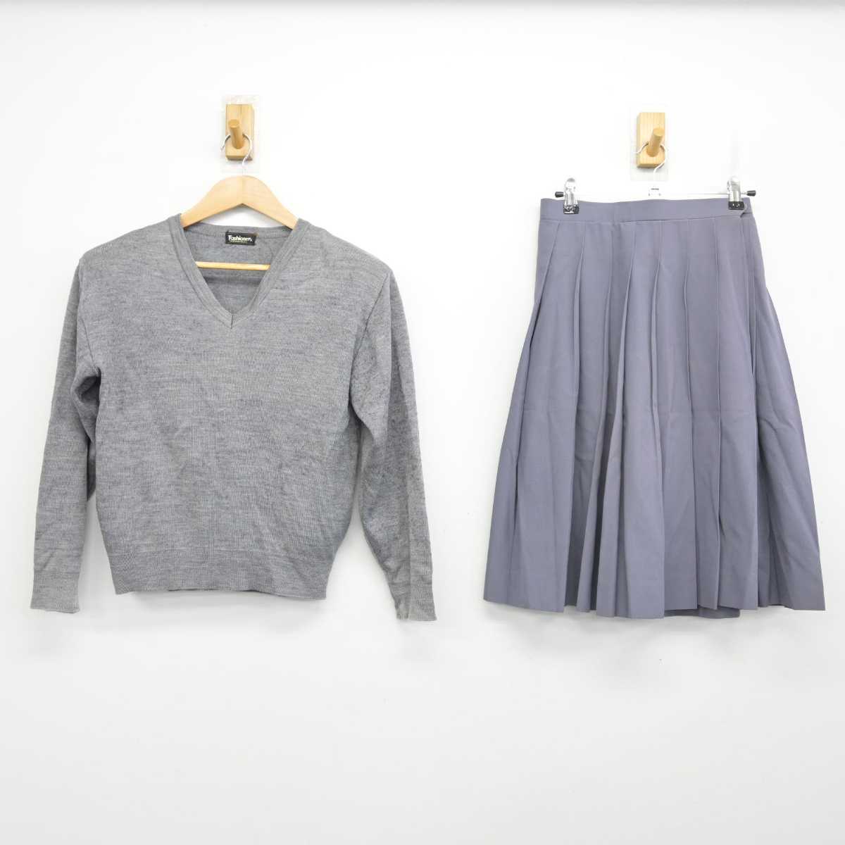 中古】東京都 足立区立第九中学校 女子制服 2点 (ニット 中古】東京都 足立区立第九中学校 女子制服 2点 (ニット