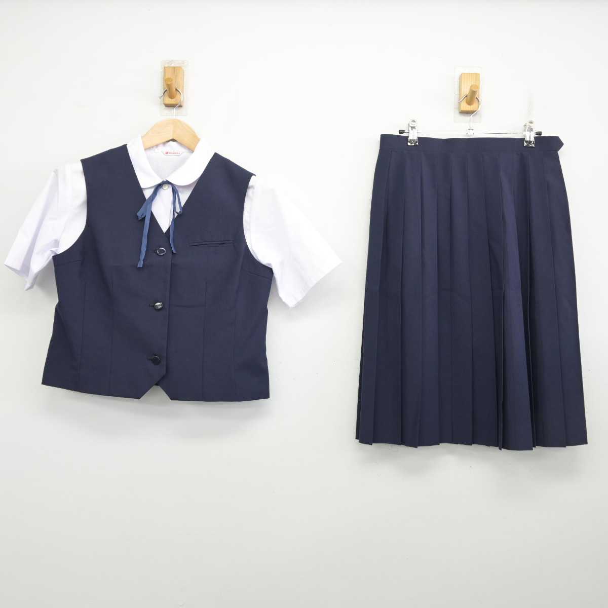 【中古】千葉県 習志野台中学校 女子制服 4点 (ベスト・シャツ・スカート) sf087169