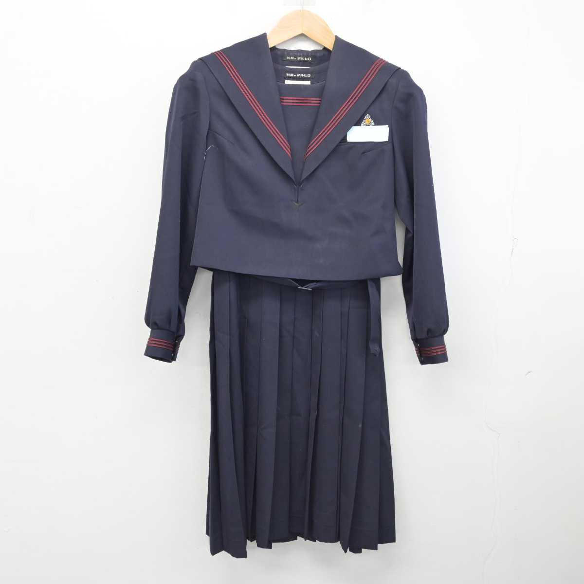 【中古】福岡県 久留米市立諏訪中学校 女子制服 2点 (セーラー服・ジャンパースカート) sf087205