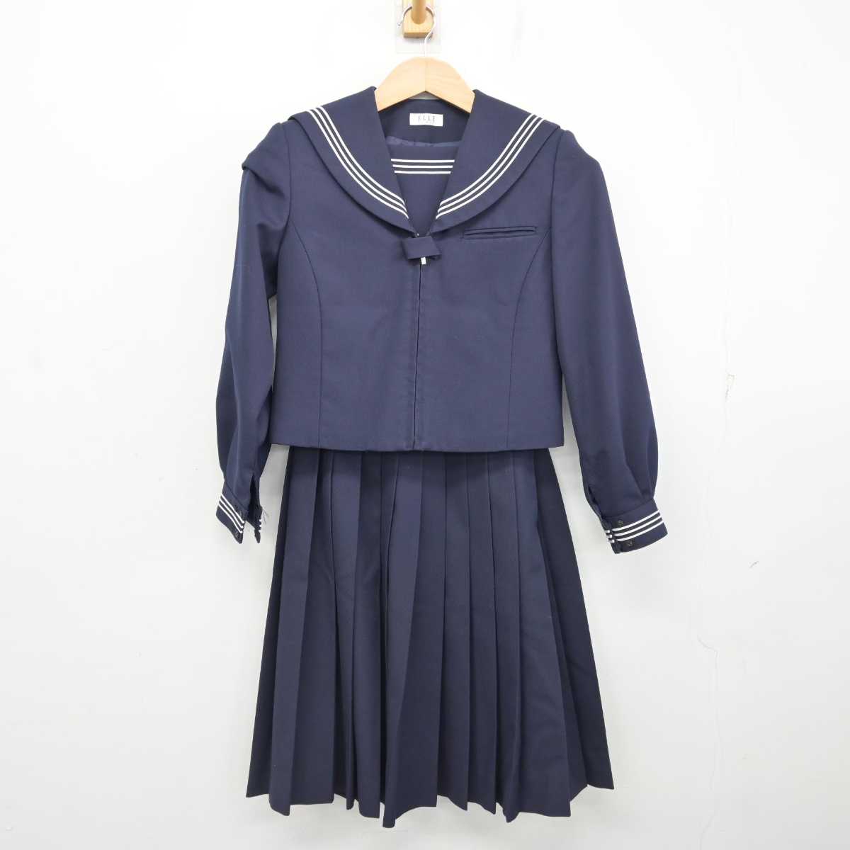 【中古】秋田県 秋田東中学校 女子制服 2点 (セーラー服・スカート) sf087771