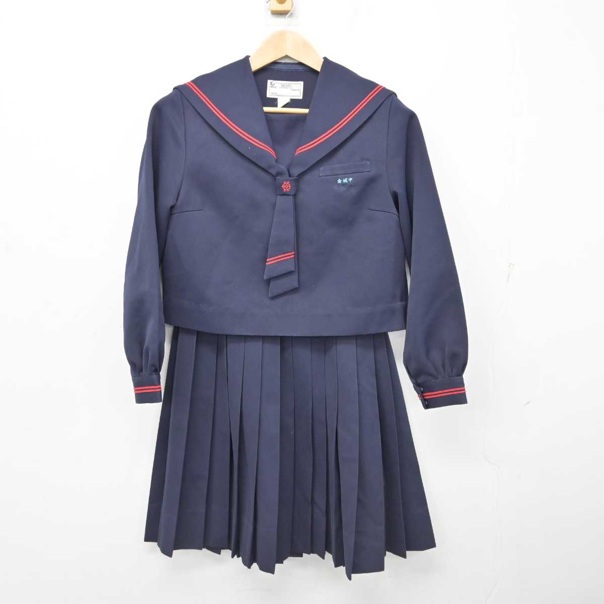 【中古】沖縄県 金城中学校 女子制服 2点 (セーラー服・スカート) sf087958