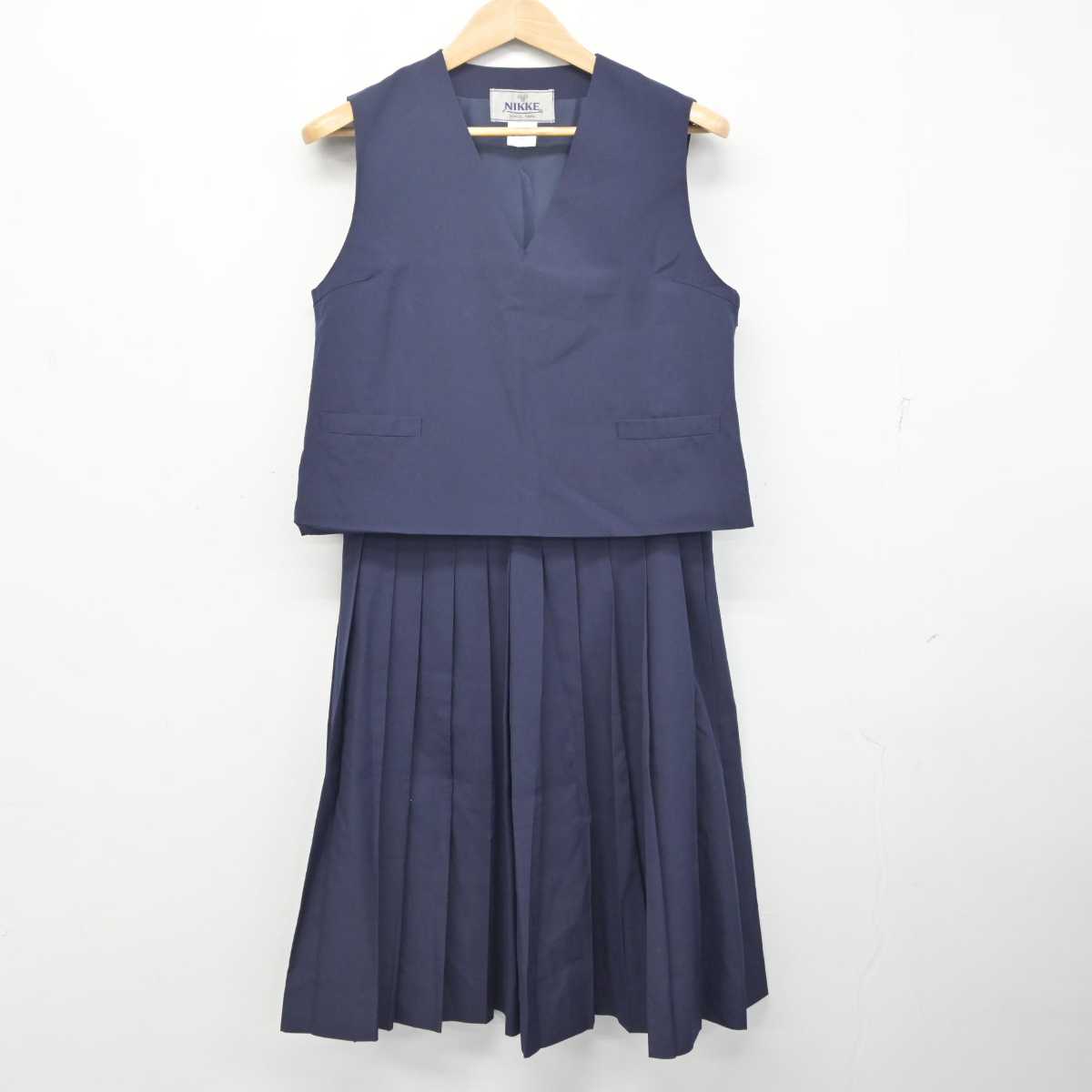 【中古】千葉県 臼井中学校 女子制服 2点 (ベスト・スカート) sf088415