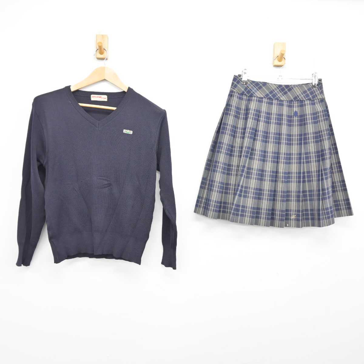 中古】東京都 目黒高等学校 女子制服 2点 (ニット・スカート 中古】東京都 目黒高等学校 女子制服 2点 (ニット・スカート