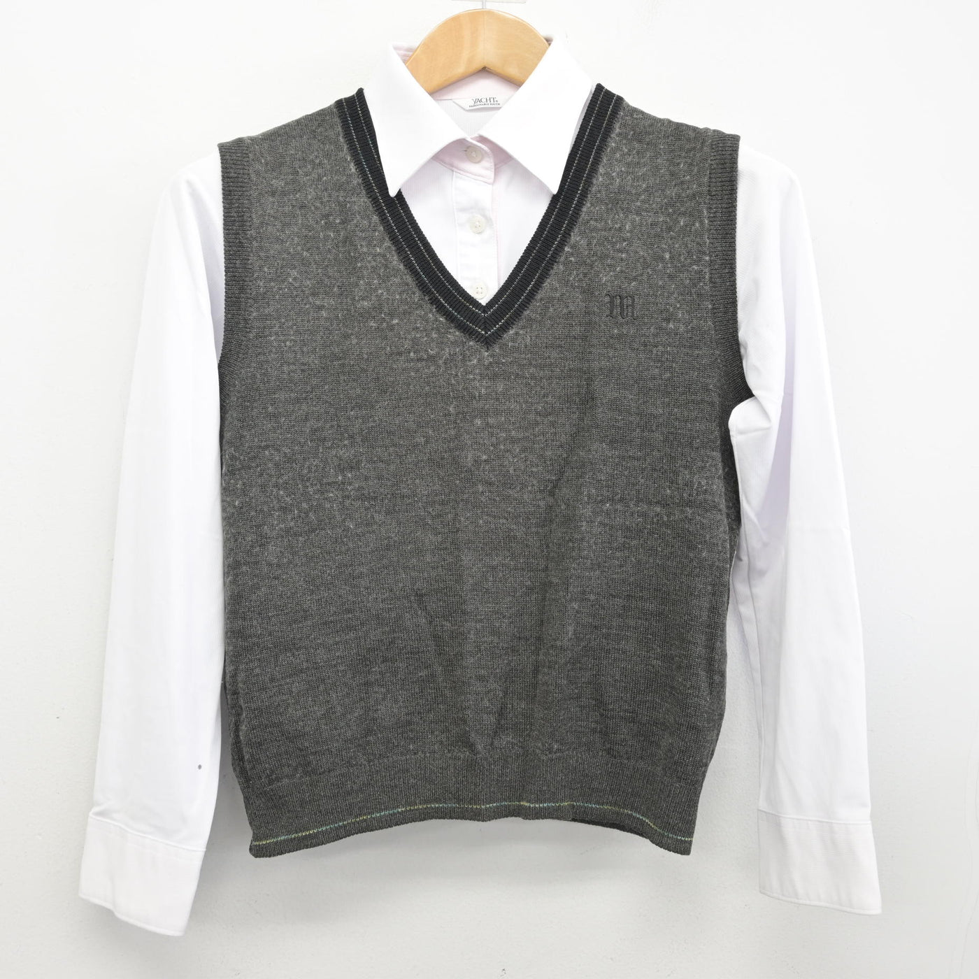 中古】和歌山県 南部高等学校 女子制服 2点 (ニットベスト・シャツ