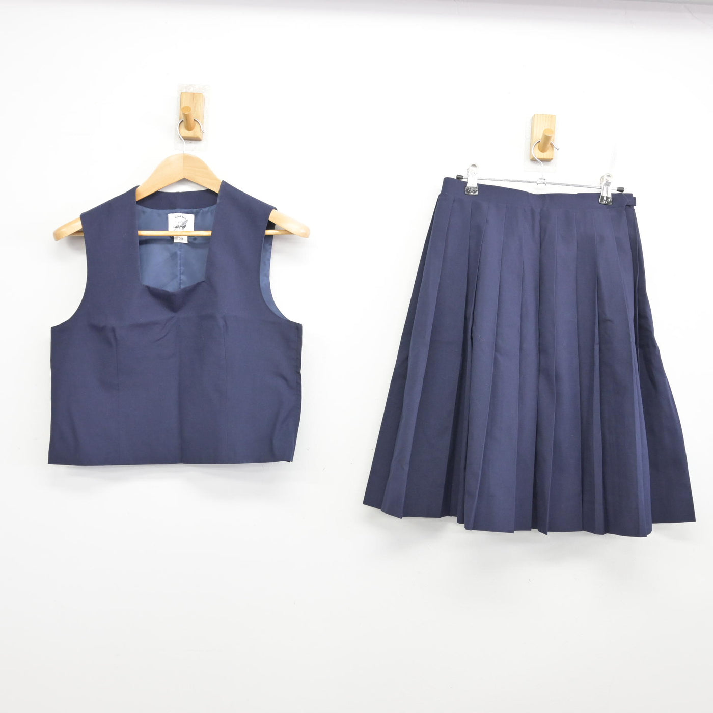 【中古】東京都 浮間中学校 女子制服 2点 (ベスト・スカート) sf090393
