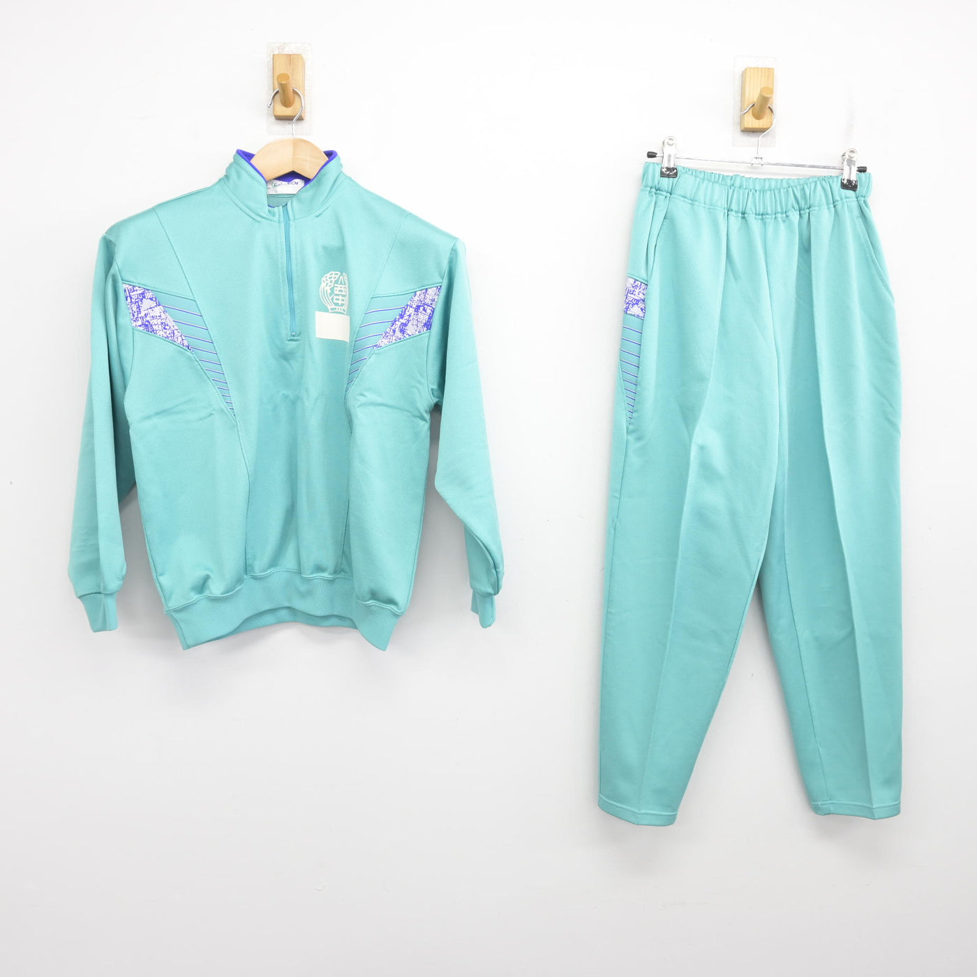 【中古】埼玉県 富士見市立西中学校/旧モデル 女子制服 2点 (ジャージ 上・ジャージ 下) sf090499