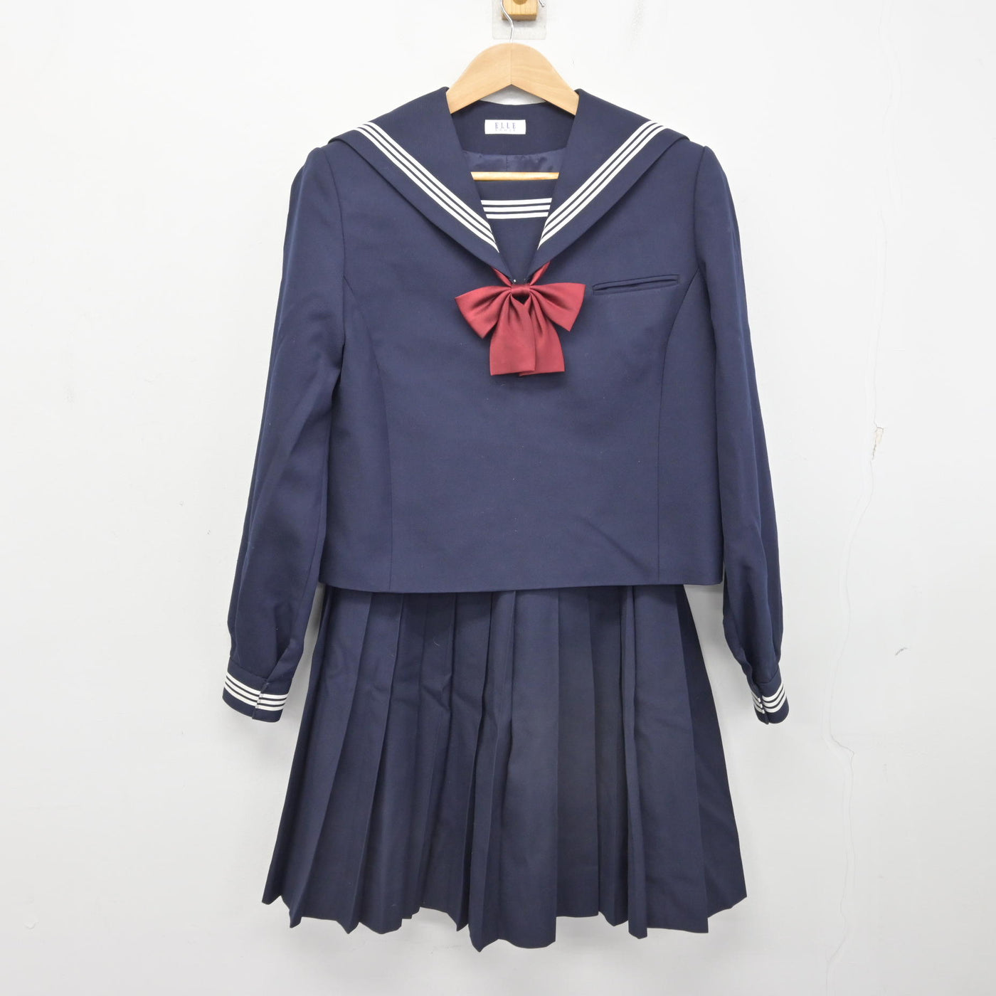【中古】新潟県 小千谷中学校 女子制服 4点 (セーラー服・スカート) sf090701
