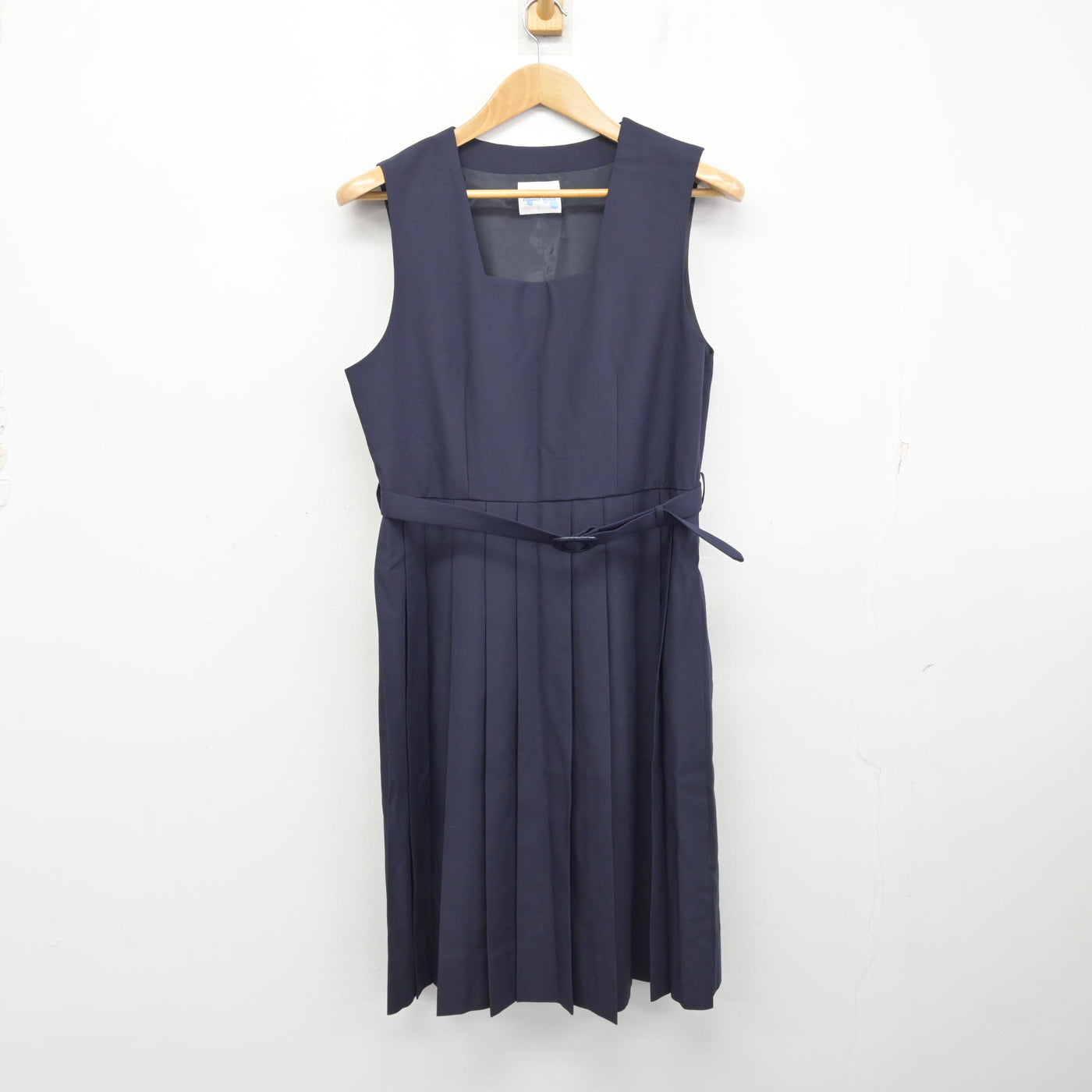 【中古】東京都 葛美中学校 女子制服 2点 (セーラー服・ジャンパースカート) sf090702