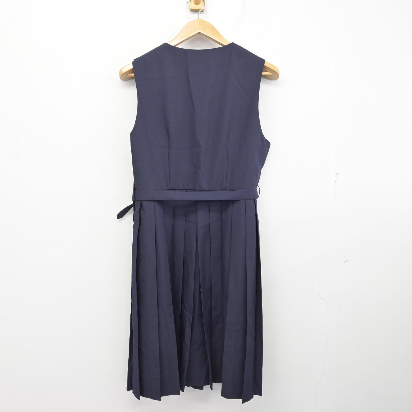 【中古】東京都 葛美中学校 女子制服 2点 (セーラー服・ジャンパースカート) sf090702