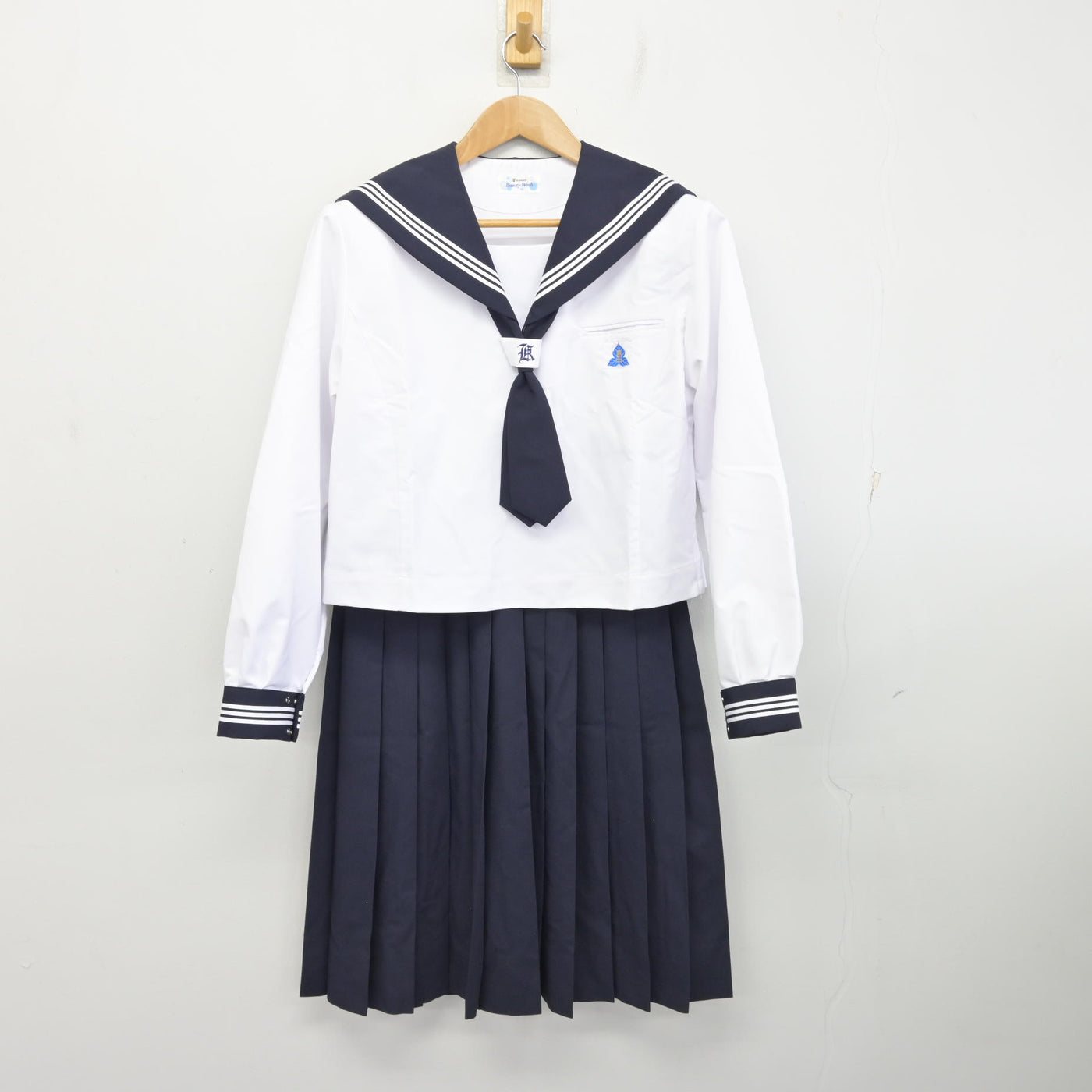 【中古】東京都 葛美中学校 女子制服 5点 (セーラー服・スカート) sf090703