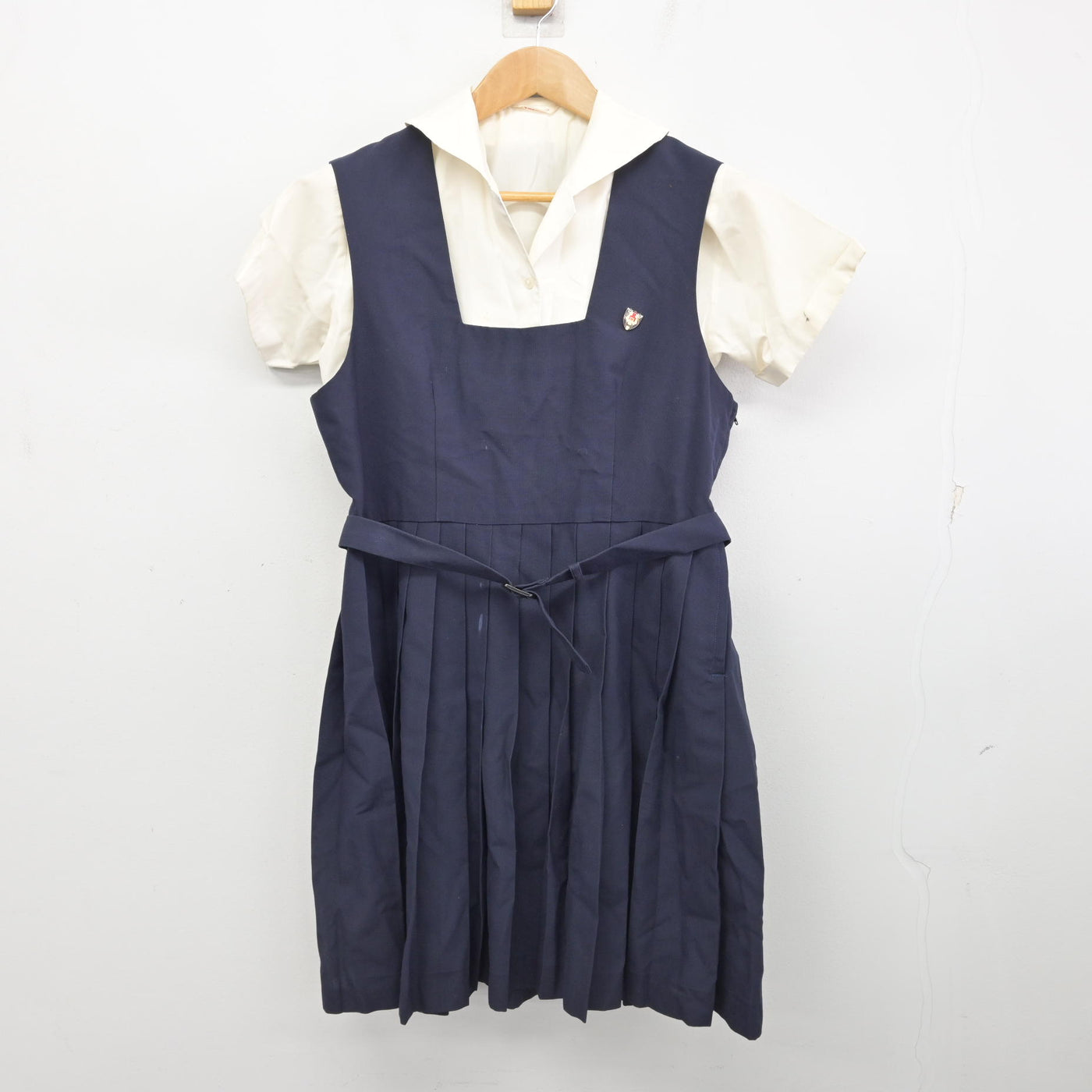 【中古】徳島県 阿波高等学校 女子制服 3点 (シャツ・ジャンパースカート) sf090723