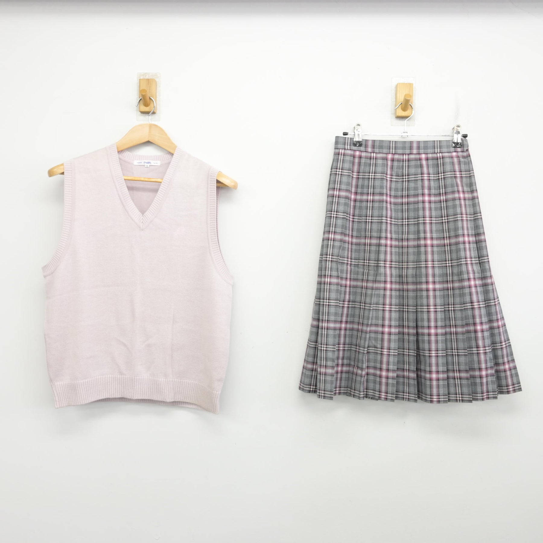 中古】埼玉県 大妻嵐山高等学校 女子制服 2点 (ニットベスト 中古】埼玉県 大妻嵐山高等学校 女子制服 2点 (ニットベスト