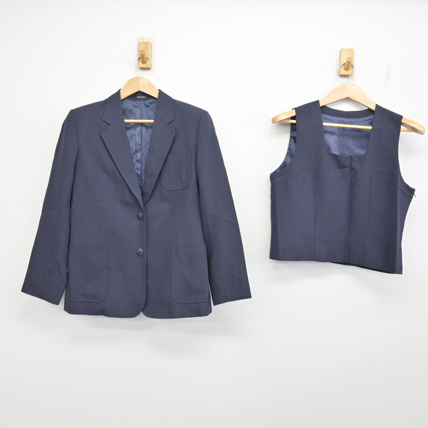 【中古】東京都 八王子市立第一中学校 女子制服 3点 (ブレザー・ベスト・スカート) sf090860