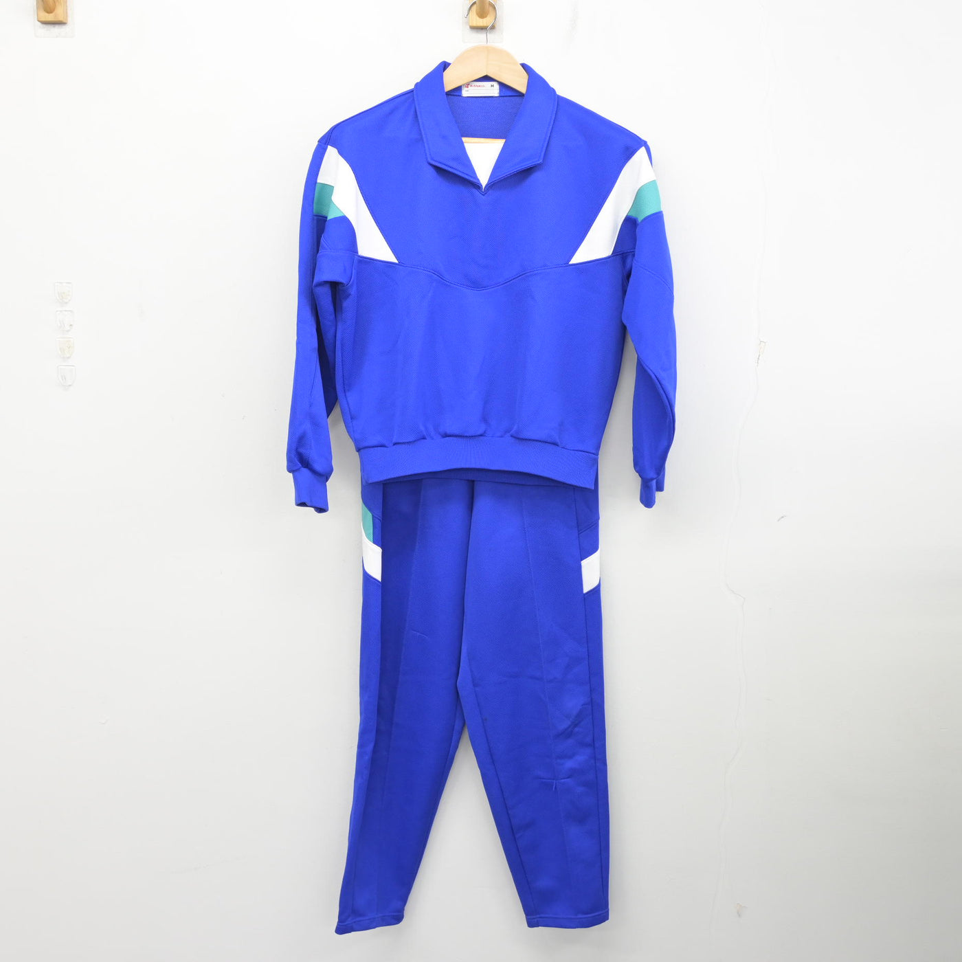 【中古】岡山県 倉敷市立南中学校 女子制服 2点 (ジャージ 上・ジャージ 下) sf090996