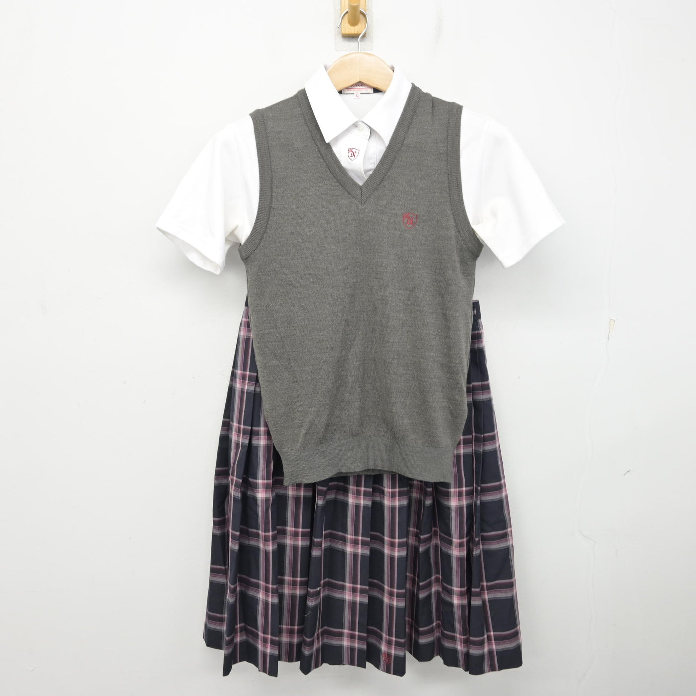 【中古】大阪府 南郷中学校 女子制服 3点 (ニットベスト・シャツ・スカート) sf091056
