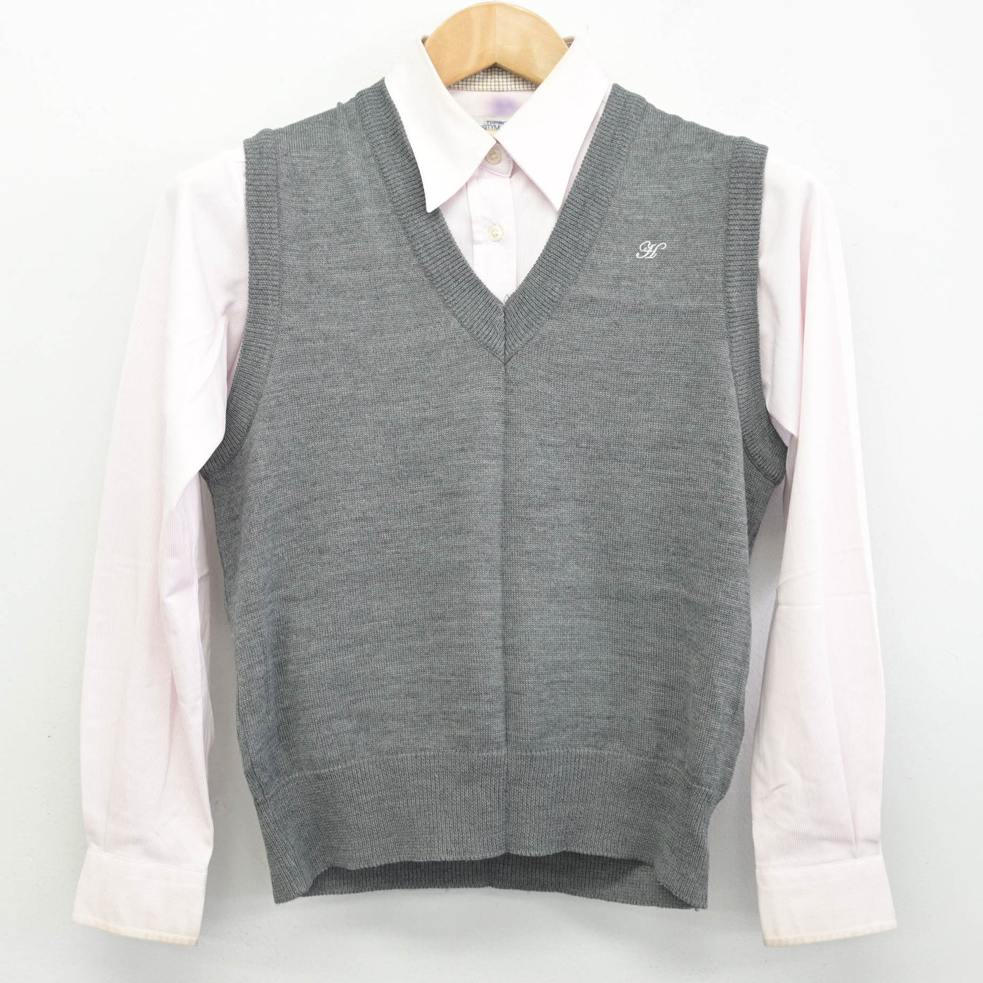 【中古】鹿児島県 鳳凰高等学校 女子制服 2点 (ニットベスト・シャツ) sf091076