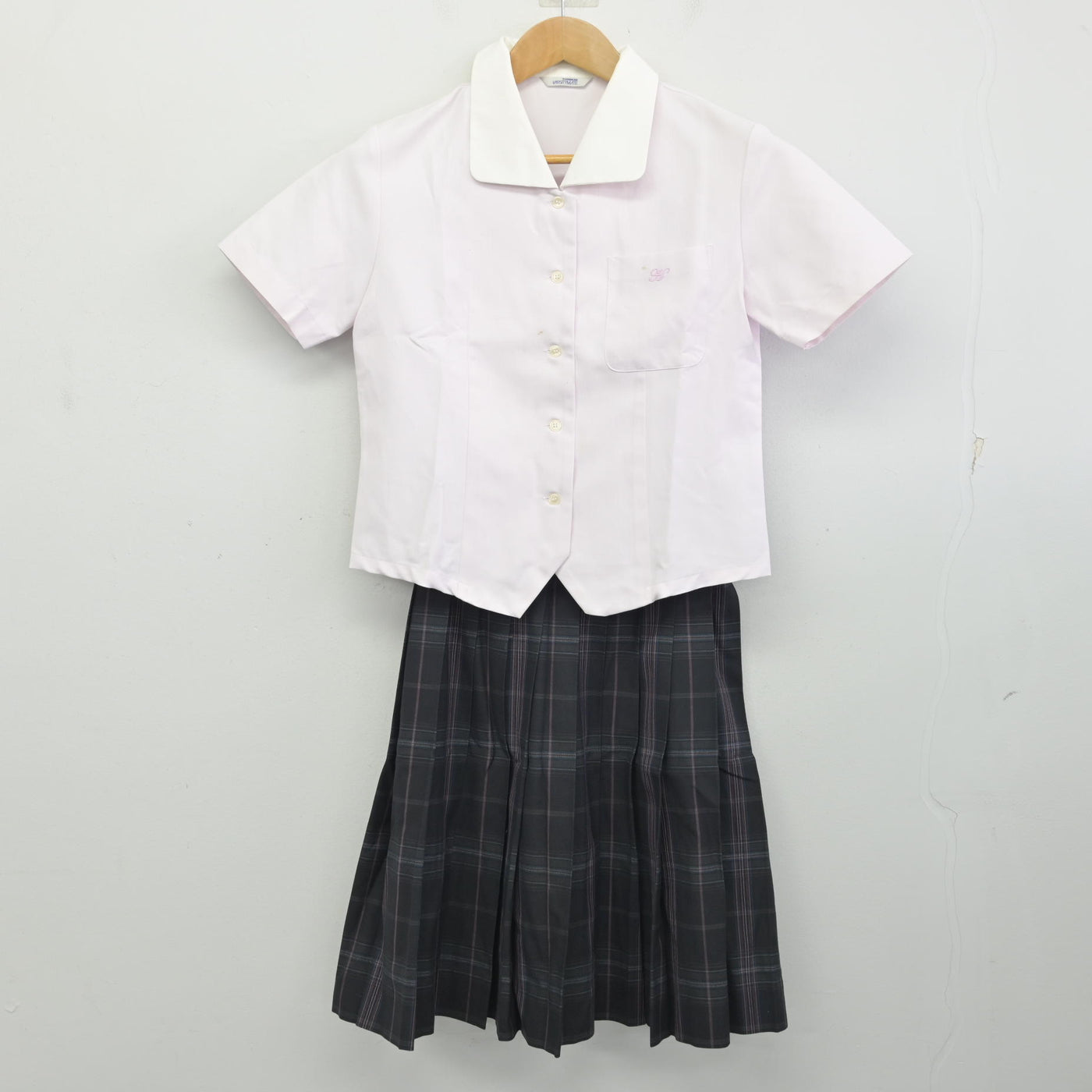 【中古】鹿児島県 鳳凰高等学校 女子制服 2点 (シャツ・スカート) sf091077