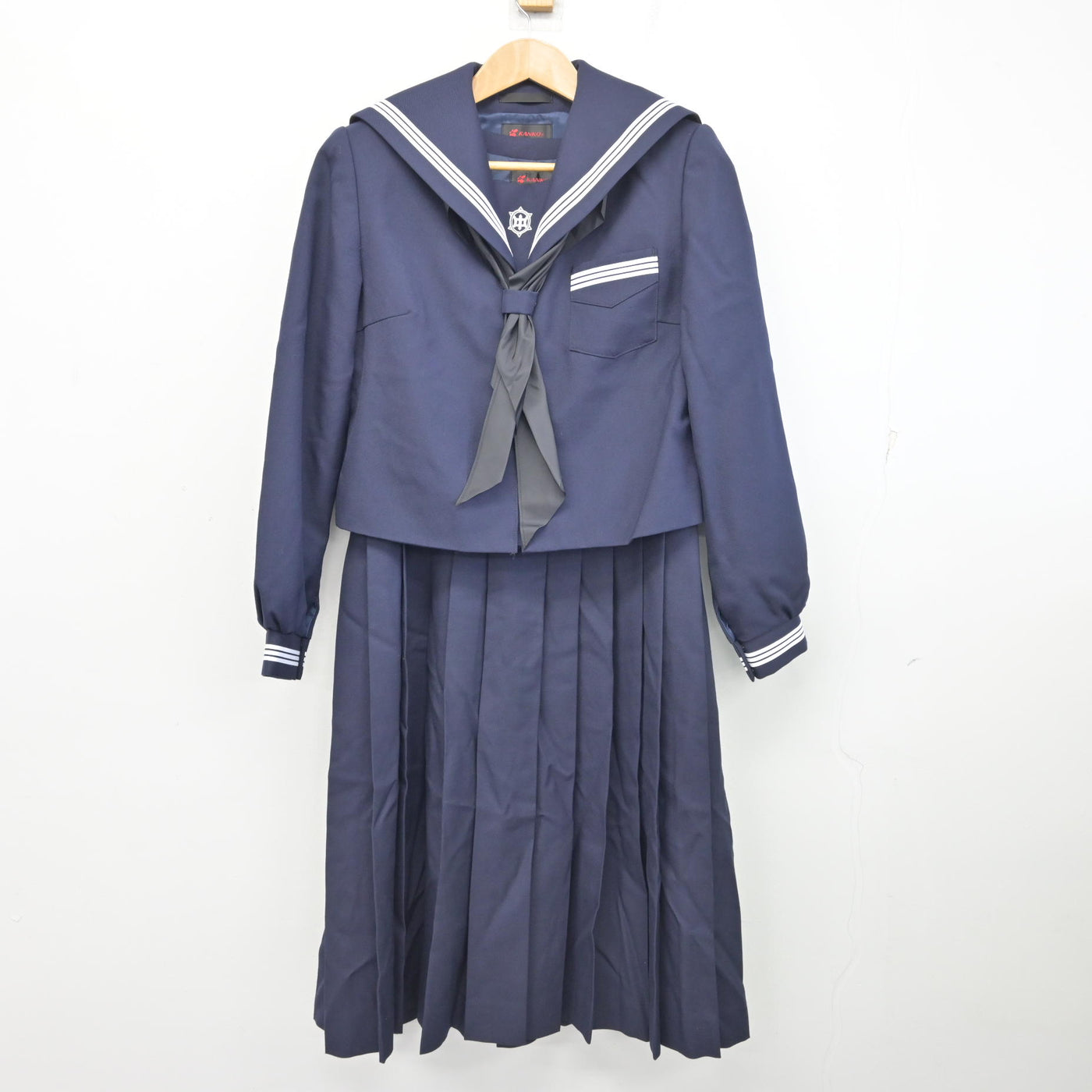 【中古】鹿児島県 出水中学校 女子制服 3点 (セーラー服・ジャンパースカート) sf091111