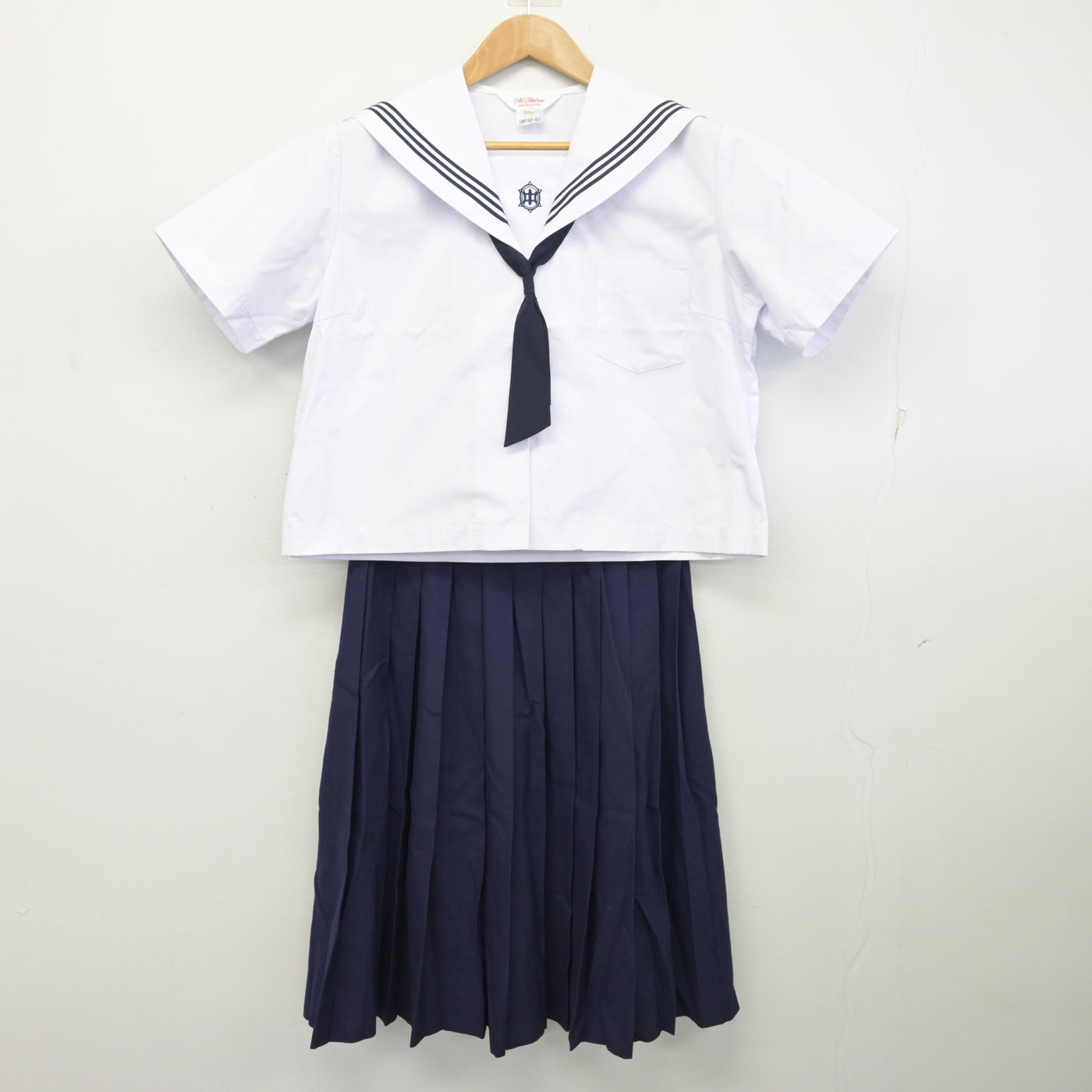 【中古】鹿児島県 出水中学校 女子制服 4点 (セーラー服・スカート) sf091112
