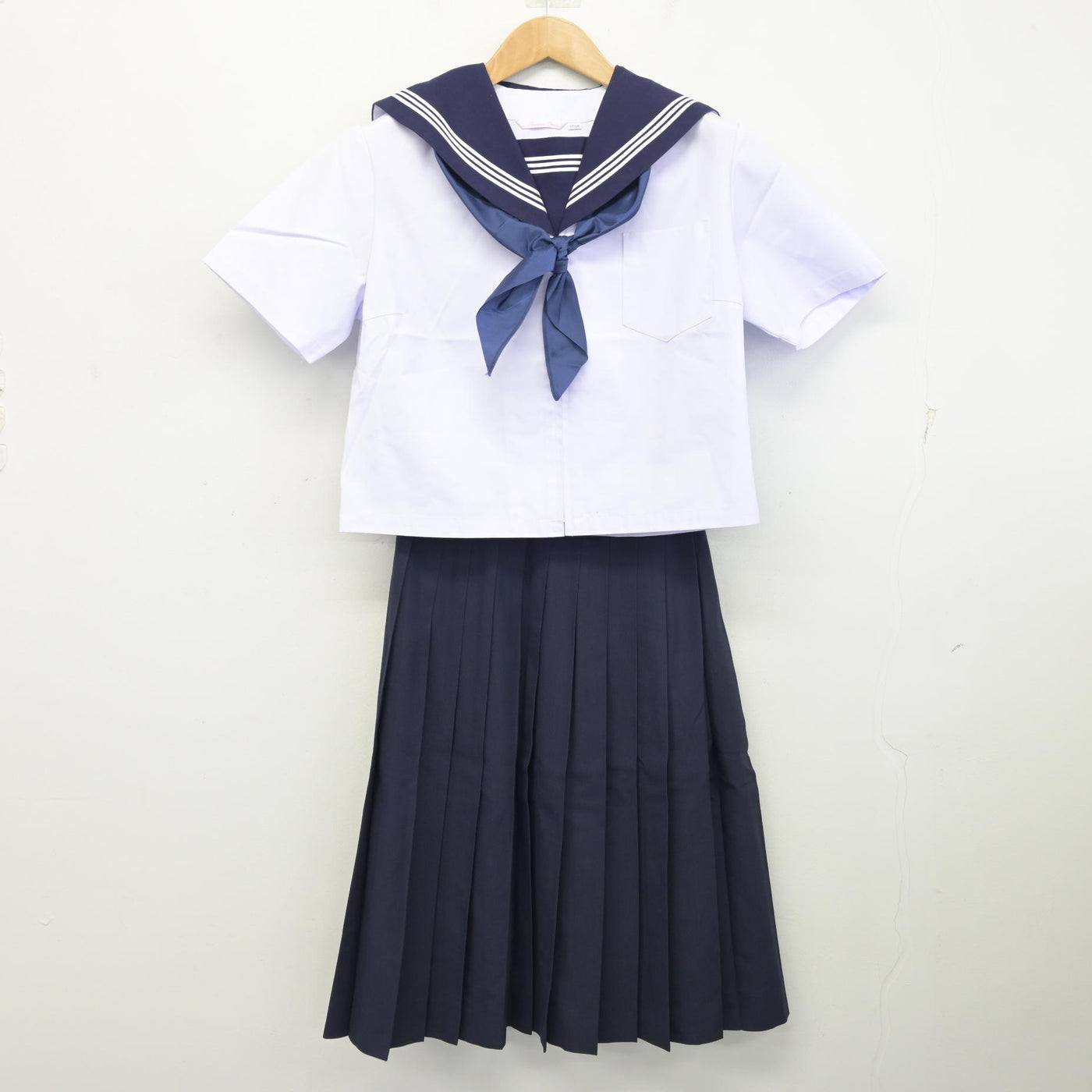【中古】富山県 小杉中学校 女子制服 3点 (セーラー服・スカート) sf091126