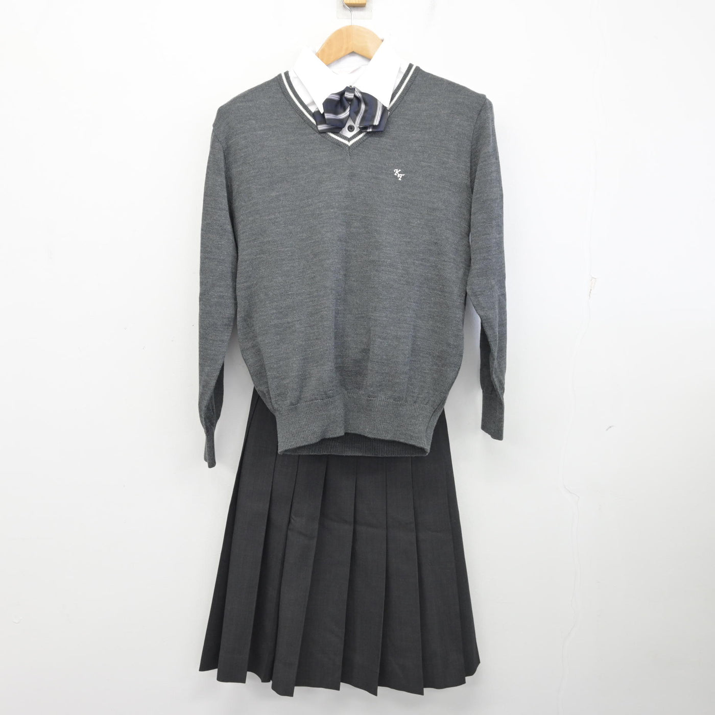 【中古】兵庫県 神戸高塚高等学校 女子制服 5点 (ブレザー・ニット・シャツ・スカート) sf091129