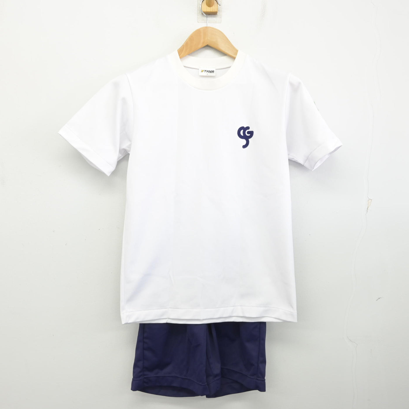【中古】兵庫県 須磨学園高等学校・中学校 女子制服 2点 (体操服 上・体操服 下) sf091155
