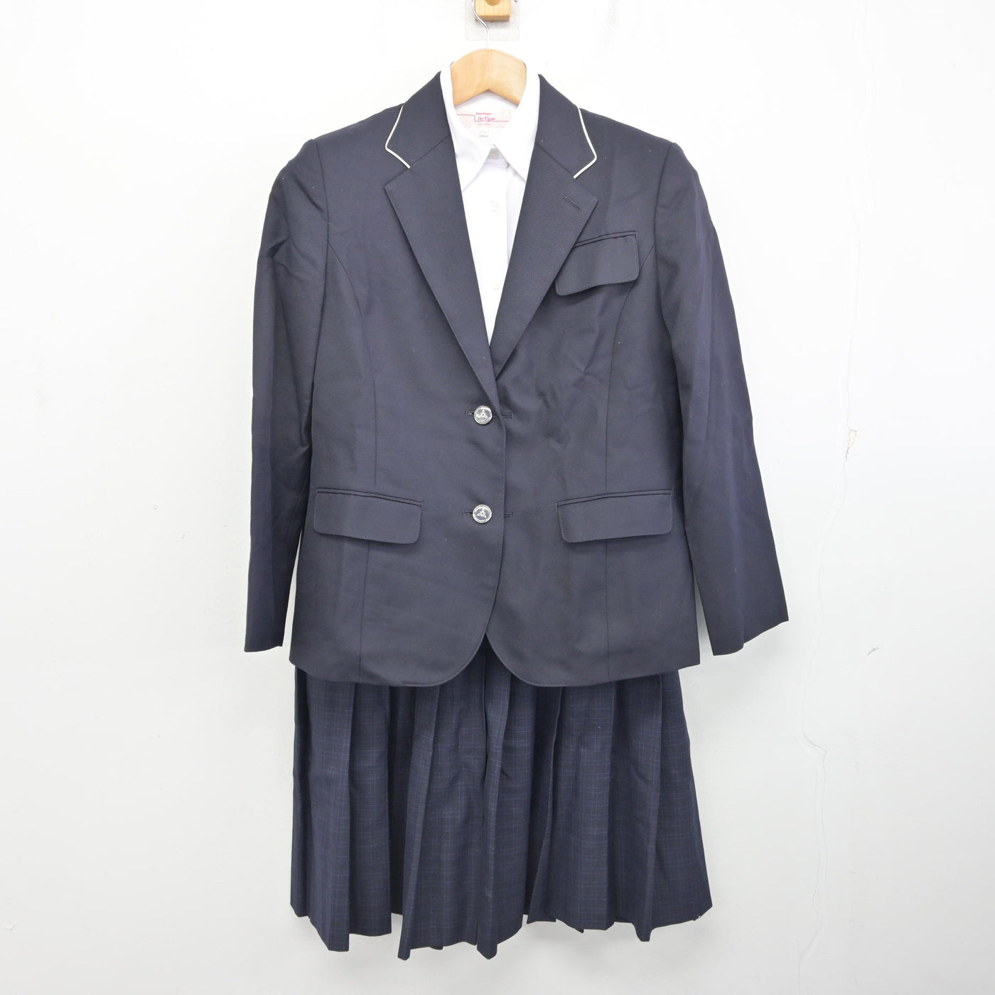 【中古】福岡県 福岡市内中学標準服 女子制服 4点 (ブレザー・シャツ・スカート) sf091158
