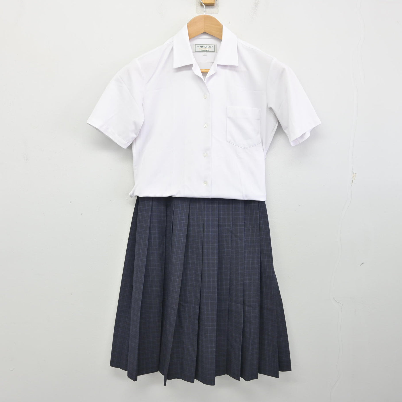 【中古】福岡県 福岡市内中学標準服 女子制服 2点 (シャツ・スカート) sf091159