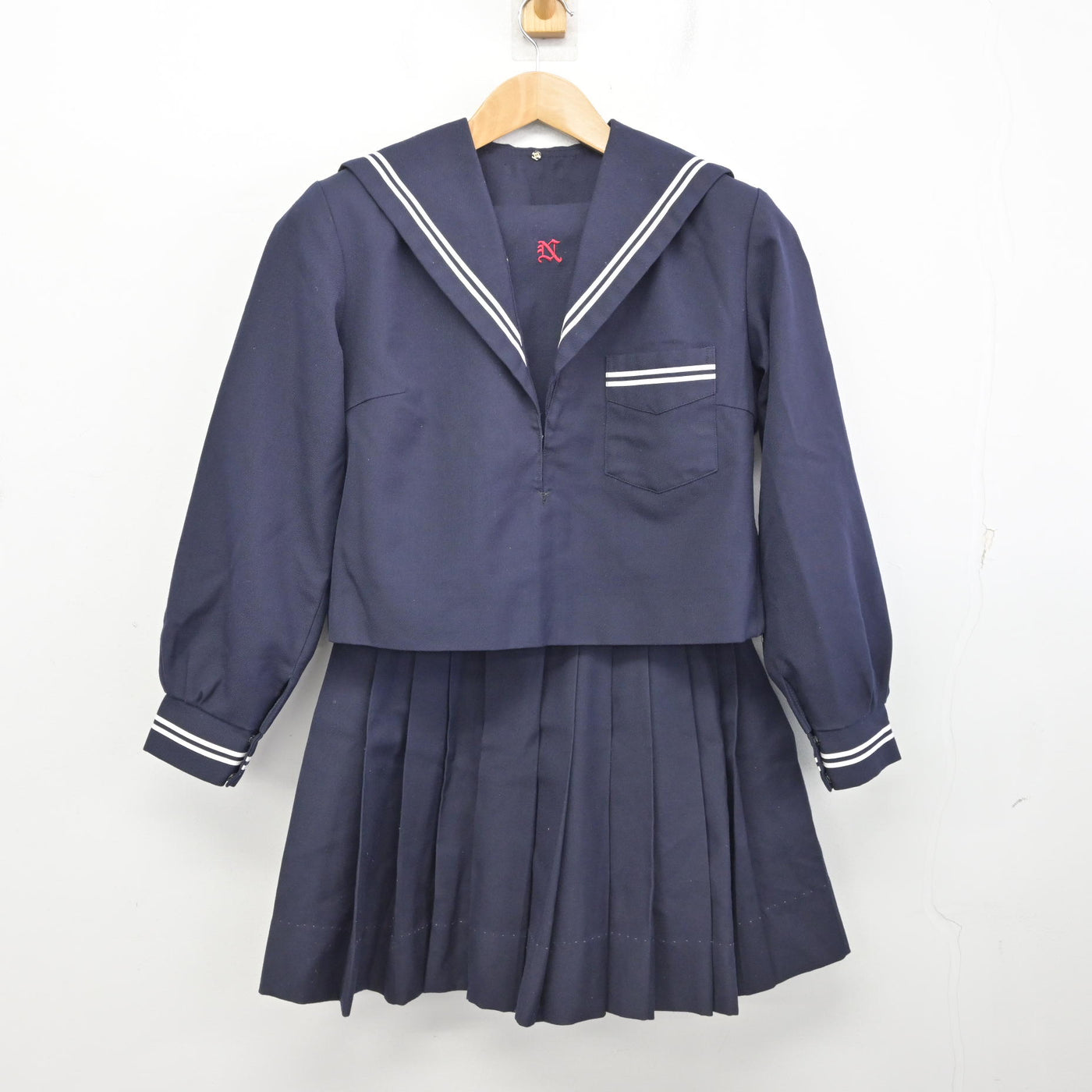 【中古】大阪府 長吉中学校 女子制服 2点 (セーラー服・スカート) sf091163