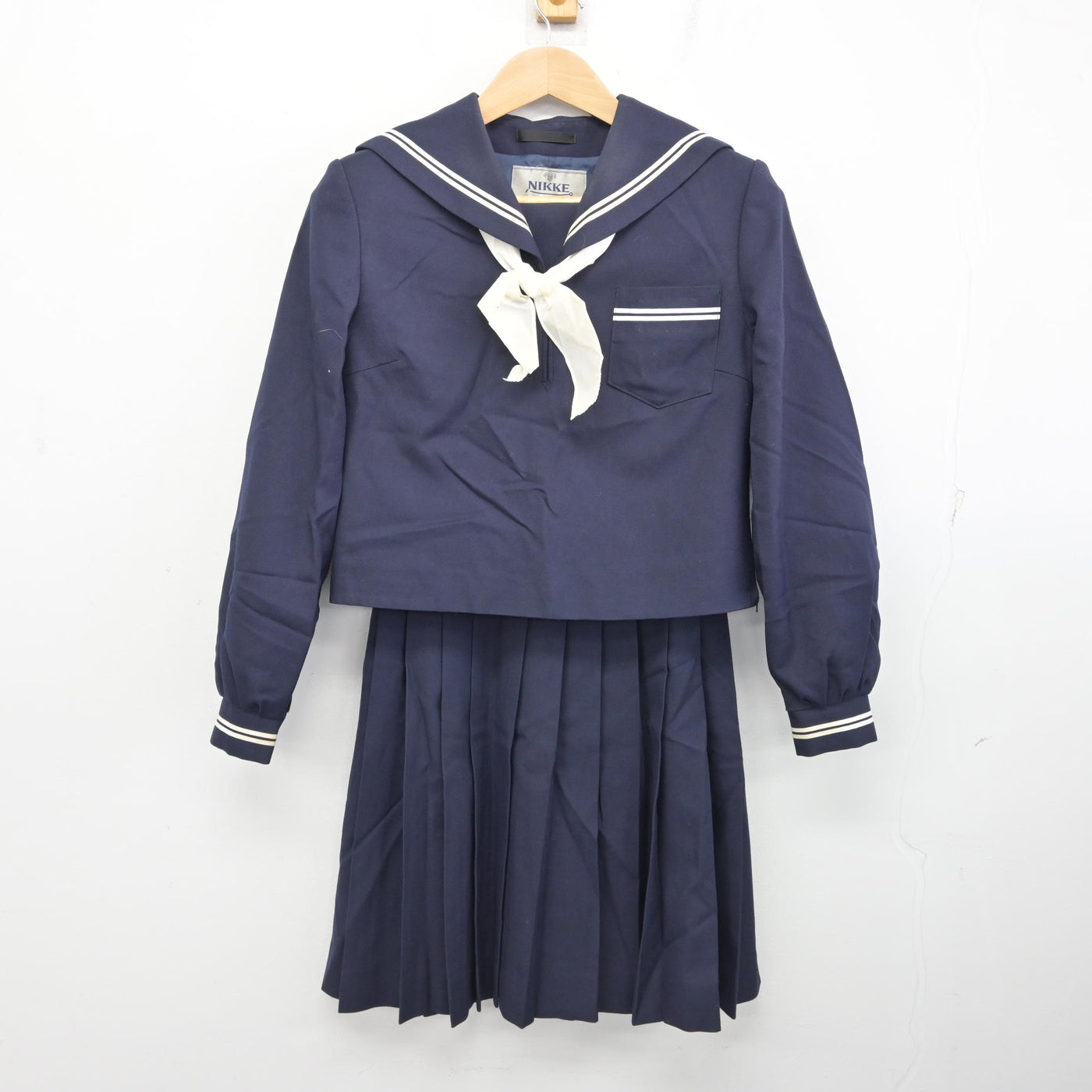 【中古】茨城県 泉丘中学校 女子制服 3点 (セーラー服・スカート) sf091172