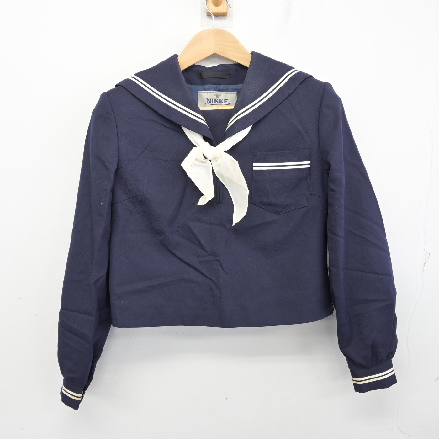 【中古】茨城県 泉丘中学校 女子制服 3点 (セーラー服・スカート) sf091172