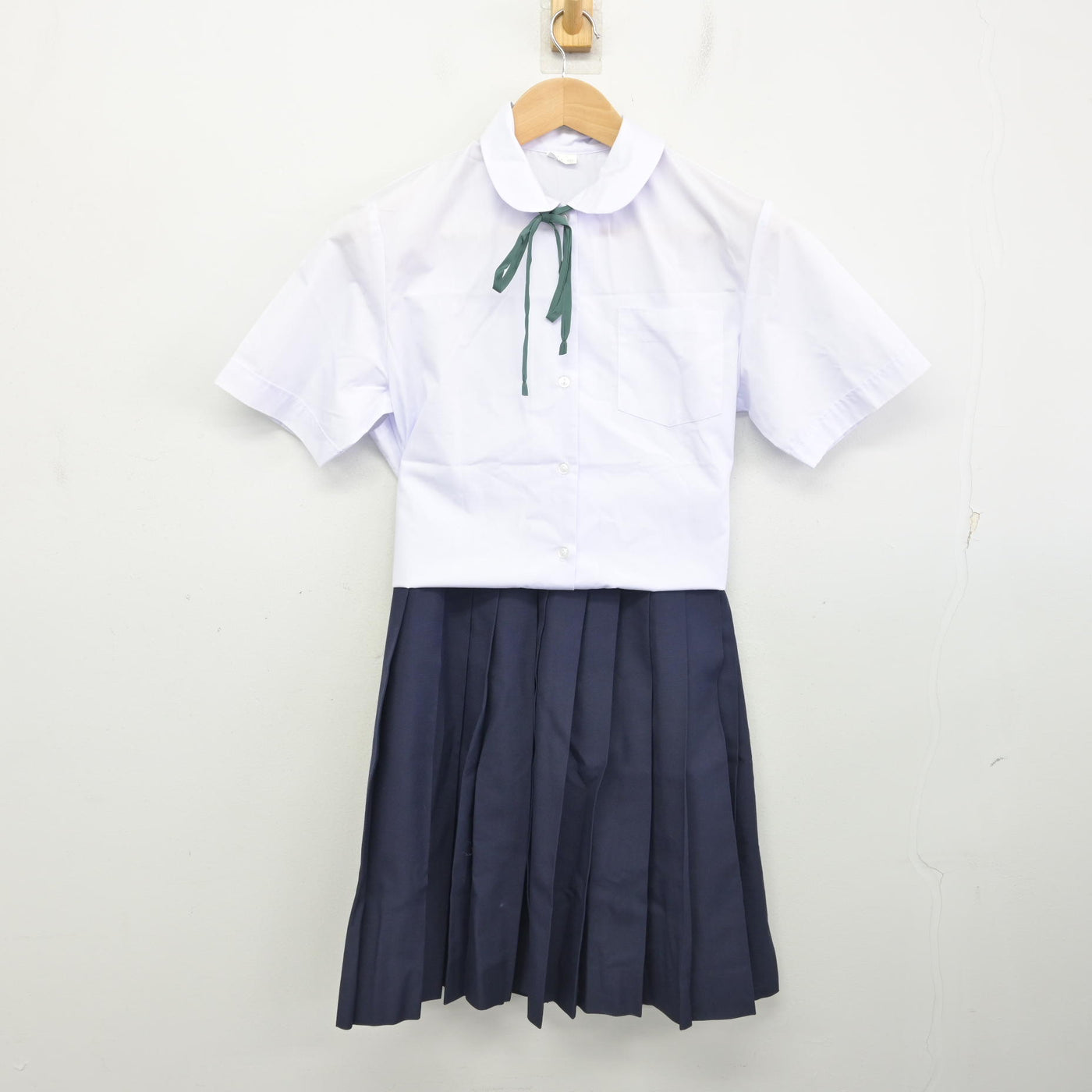 【中古】茨城県 泉丘中学校 女子制服 3点 (シャツ・スカート) sf091173