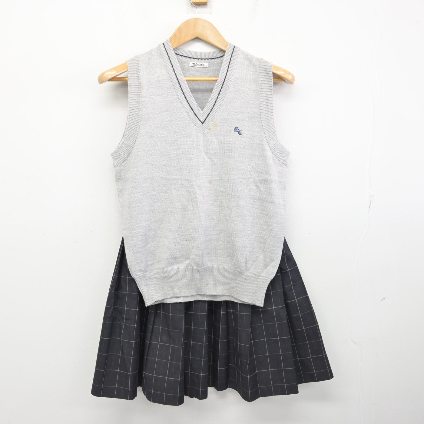 【中古】宮城県 仙台商業高等学校 女子制服 2点 (ニットベスト・スカート) sf091184