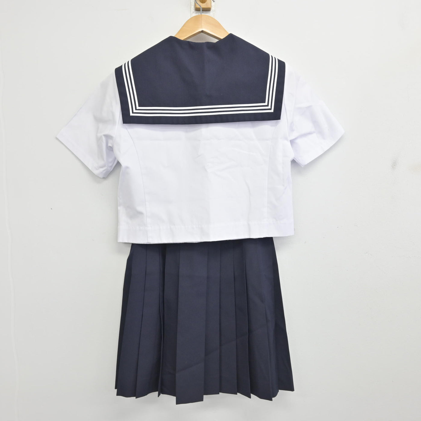 【中古】北海道 北海道旭川商業高等学校 女子制服 3点 (セーラー服・スカート) sf091192