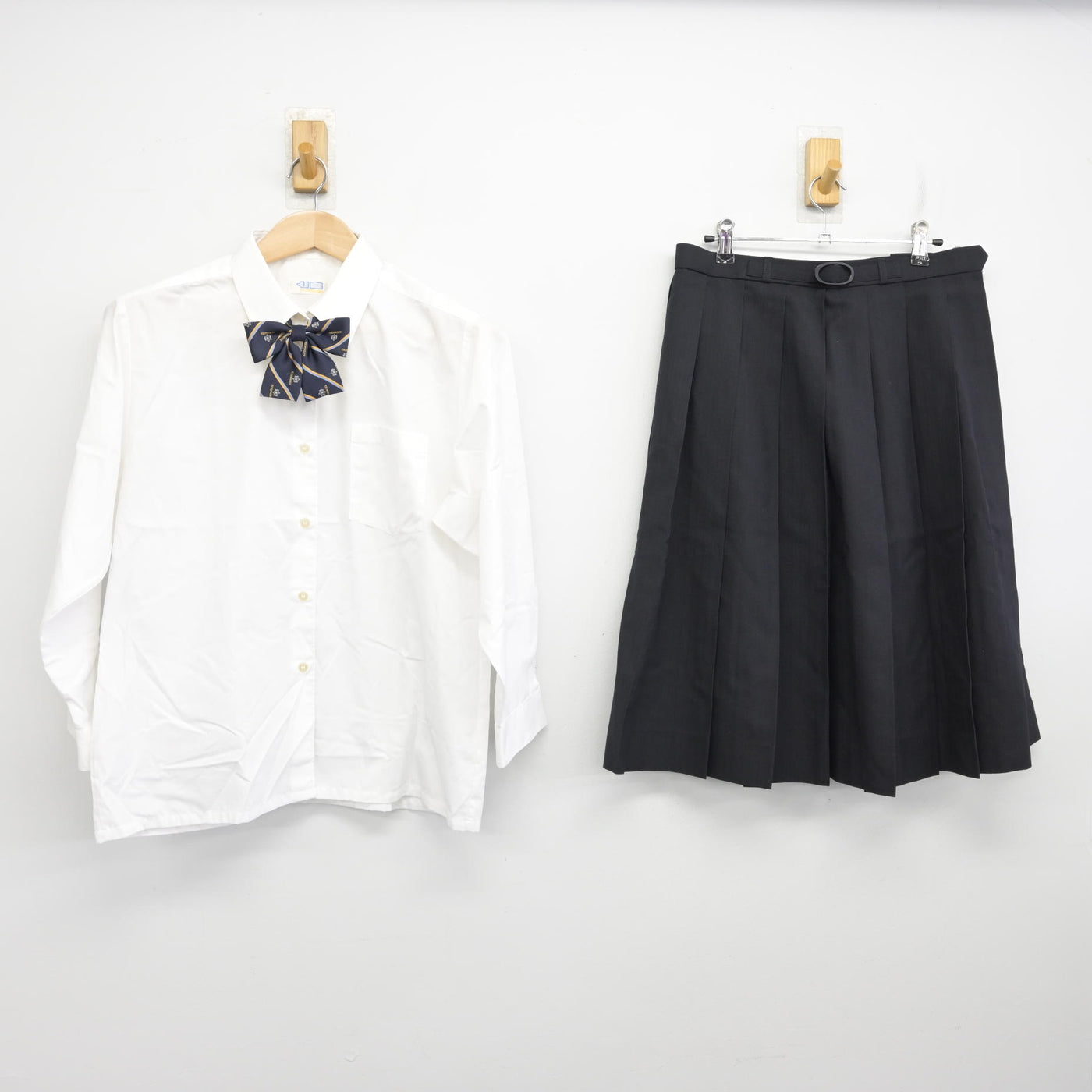 【中古】大阪府 天王寺高等学校 女子制服 5点 (ブレザー・シャツ・スカート) sf091201