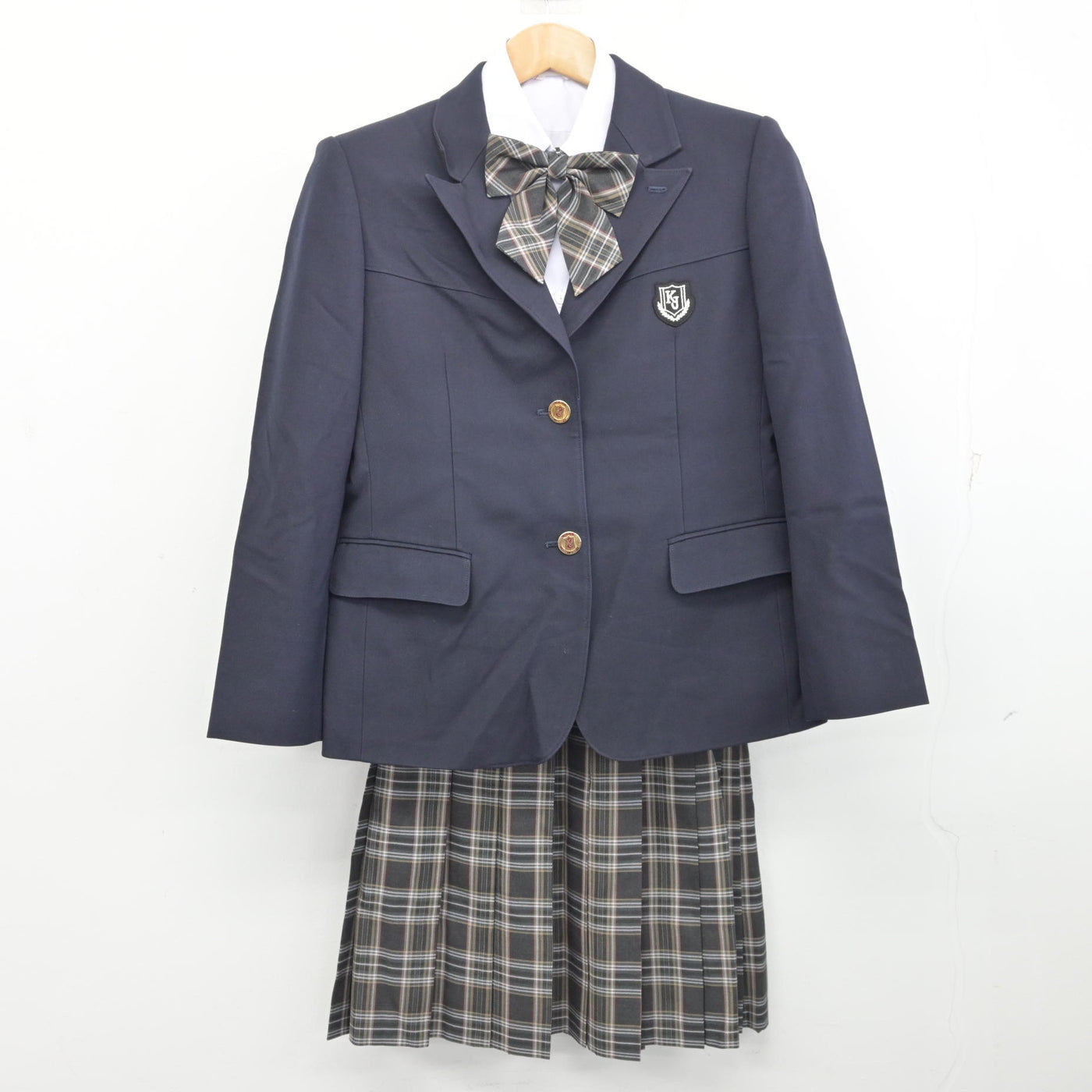 【中古】鹿児島県 鹿児島情報高等学校 女子制服 4点 (ブレザー・シャツ・スカート) sf091250