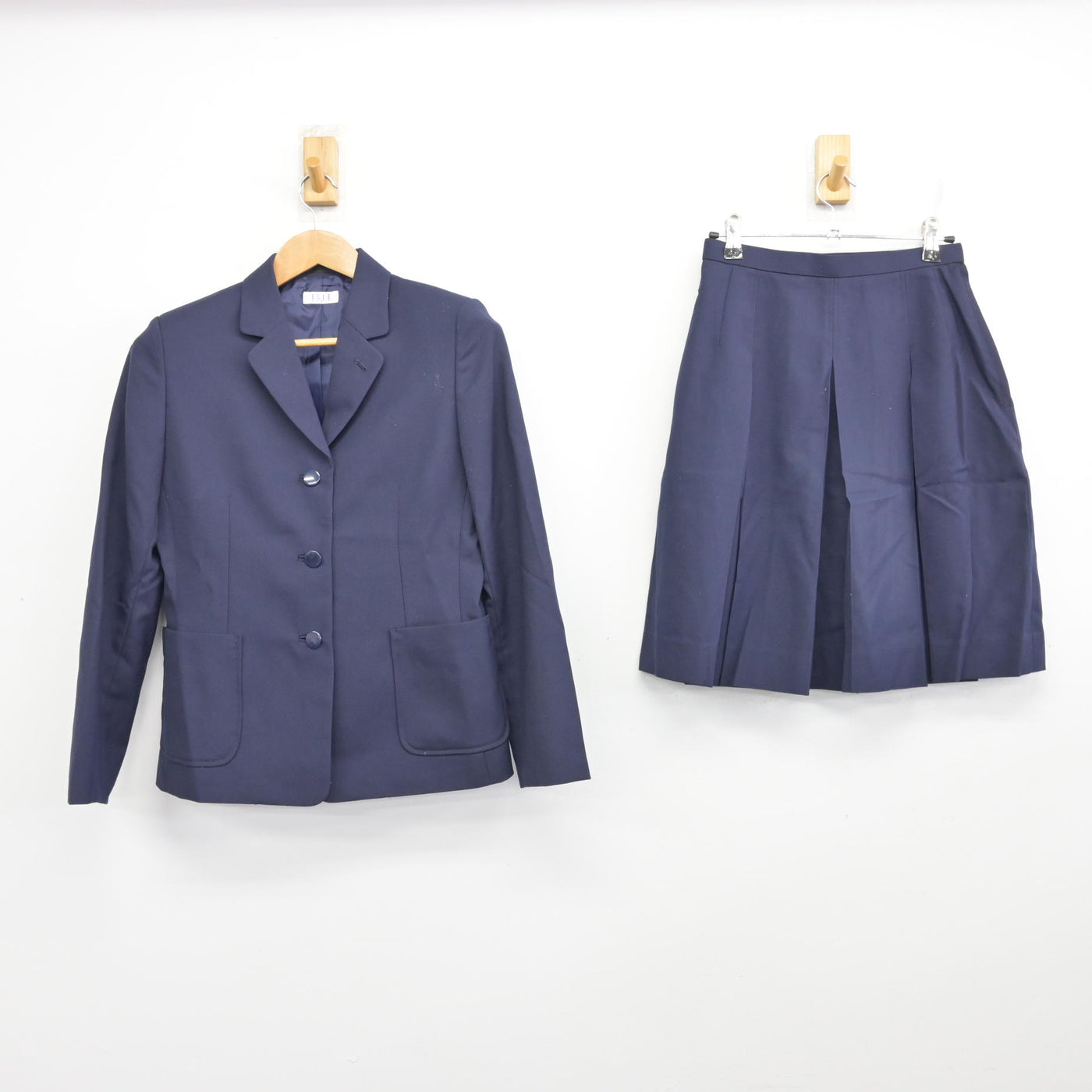 【中古】神奈川県 横須賀高等学校 女子制服 6点 (ブレザー・スカート) sf091257
