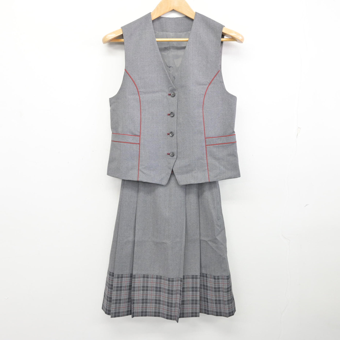 【中古】神奈川県 北鎌倉女子学園中学校?高等学校 女子制服 2点 (ベスト・スカート) sf091259